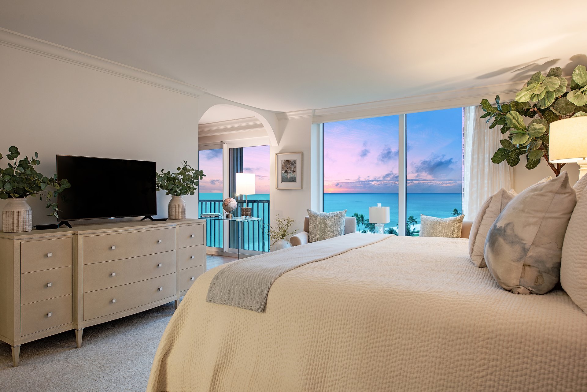 4401 Gulf Shore BLVD N 1001