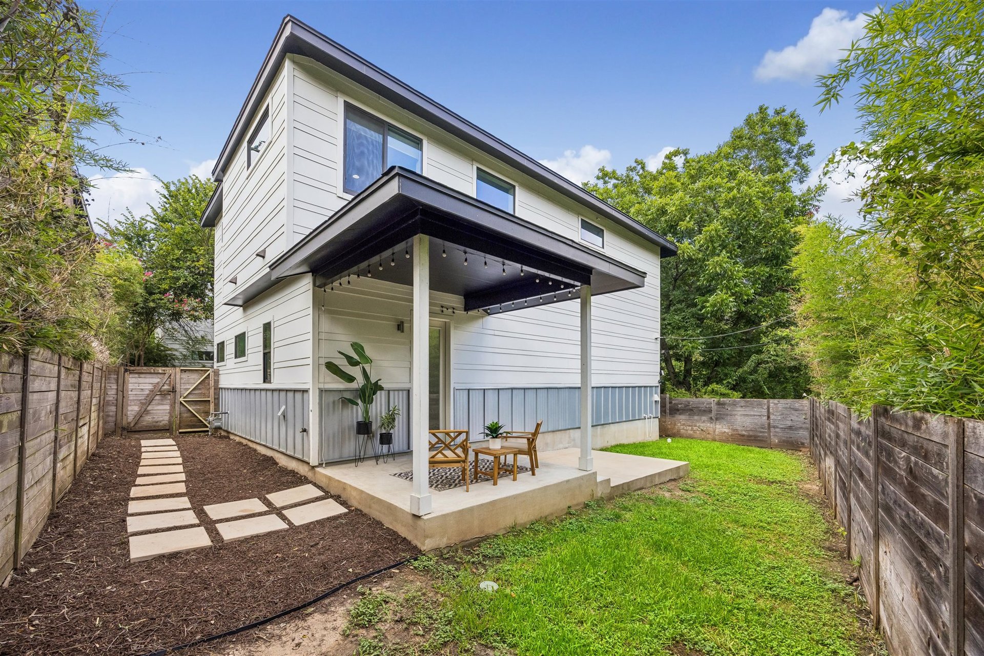 1118 Algarita Ave, Unit 2