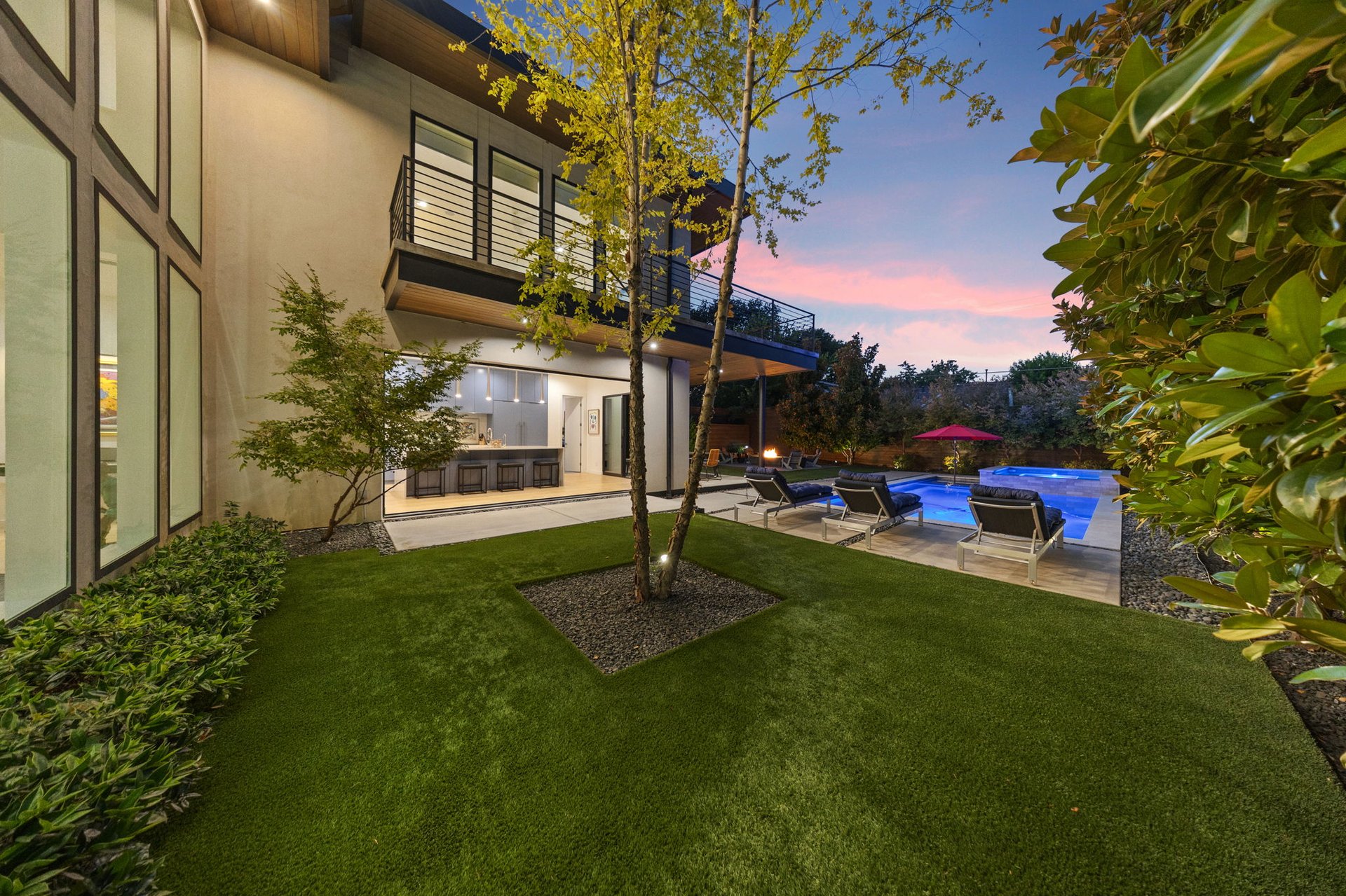 423 W Colorado Boulevard