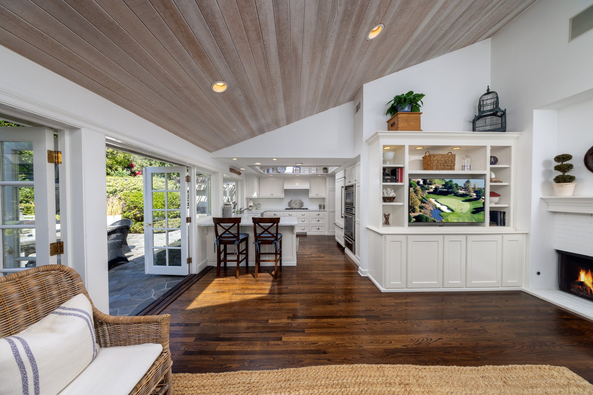  877 Sandcastle Drive