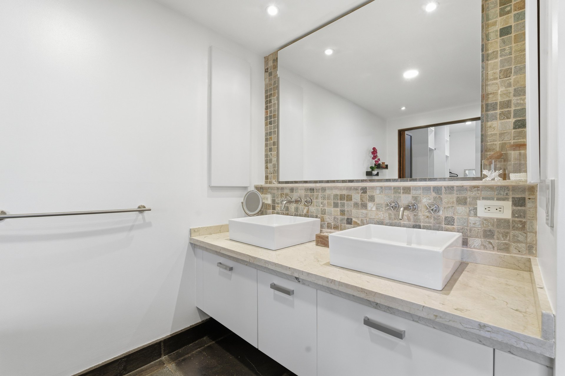 La Perla 113 | Boutique Luxury Condo in the Heart of Tamarindo