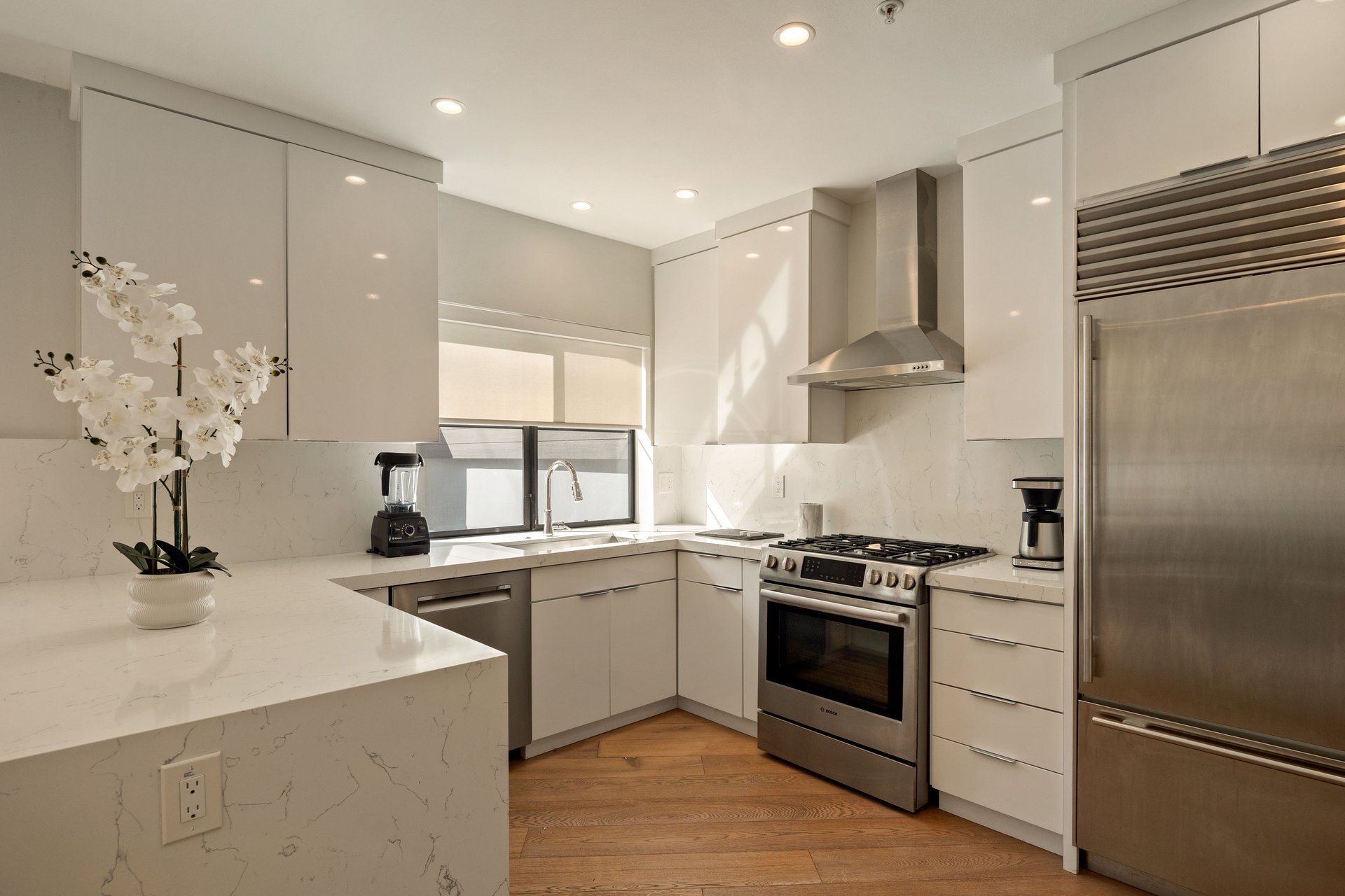 241 S Lasky Dr, Beverly Hills