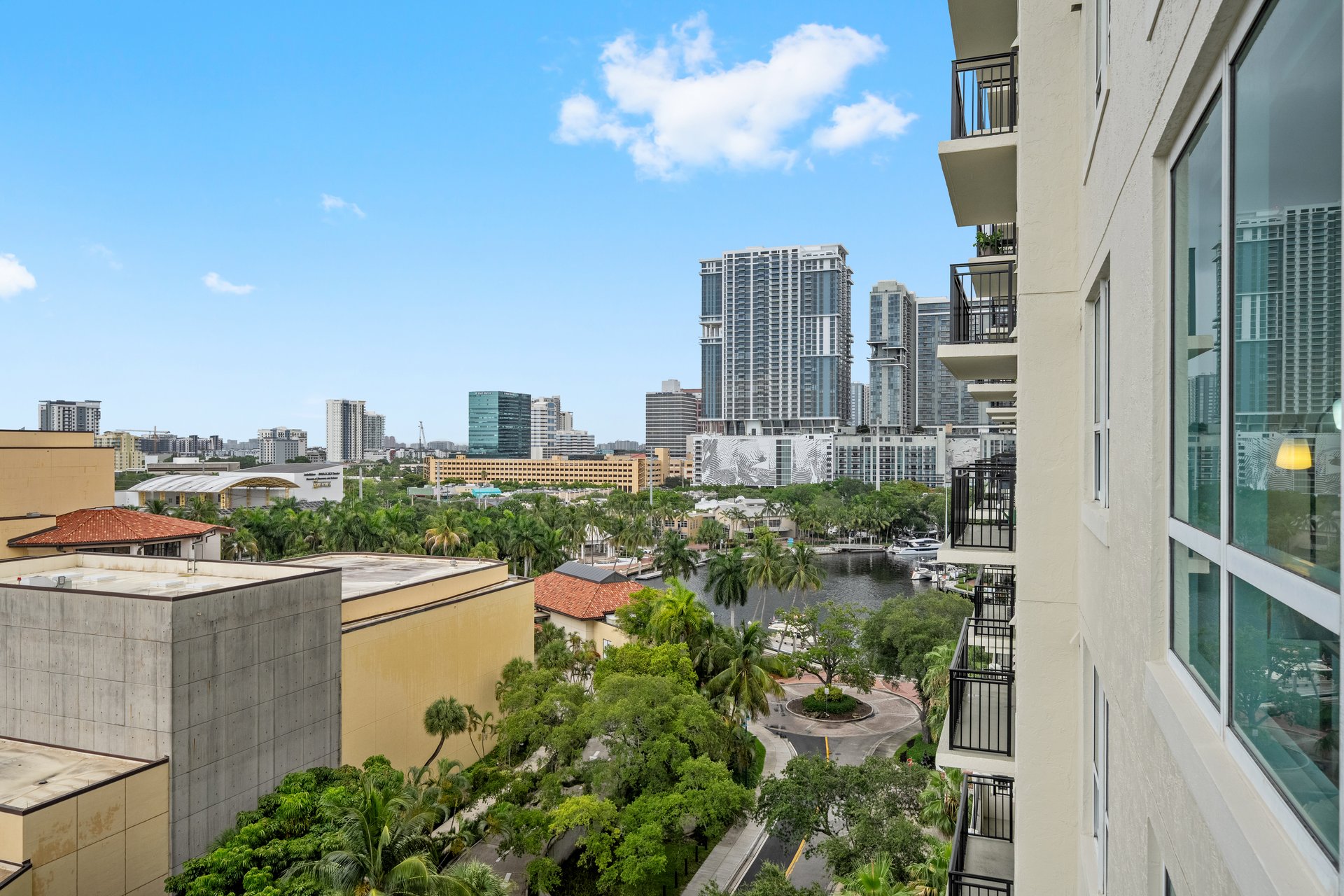 The Symphony Residence 1013N