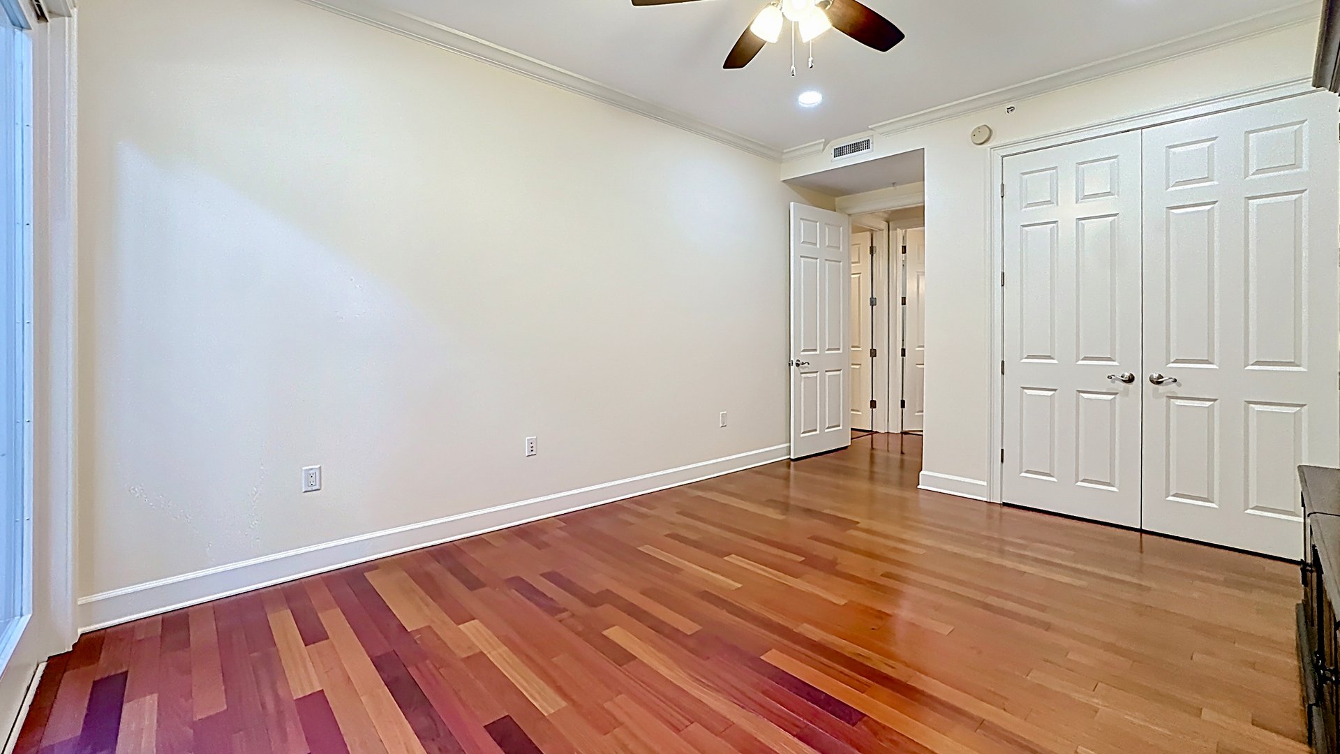 Spacious Winter Park Lakefront Condo in Perle du Lac