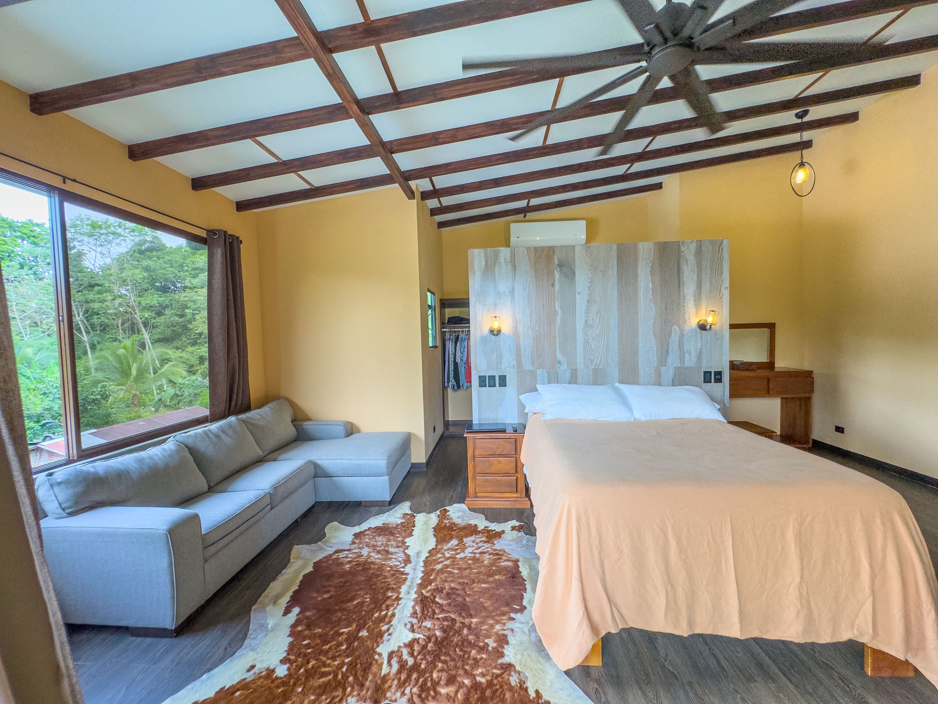 Naranjito corner lot house