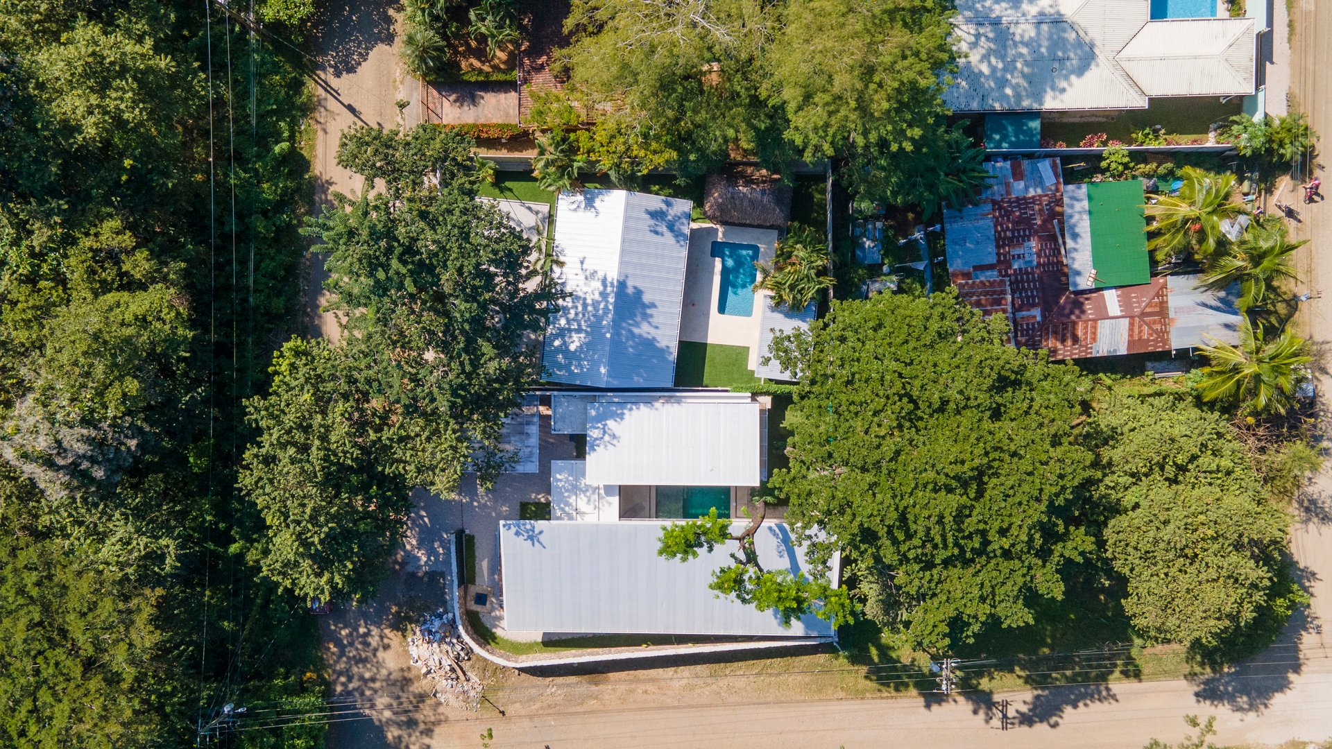 Casa Cenizaro | Elegant 4-Bed Tropical Retreat with Pool in Surfside, Potrero