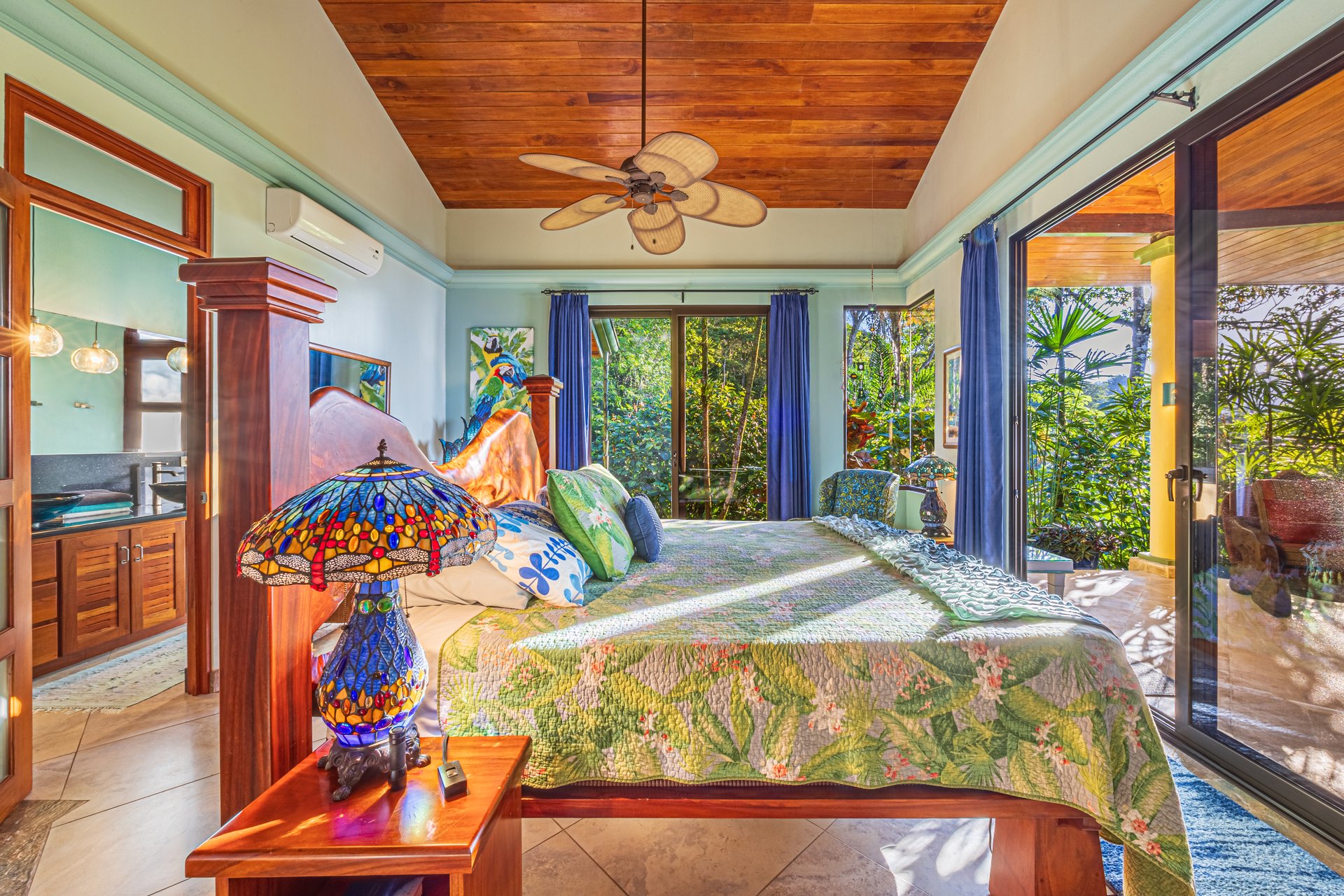 Costa Verde Estates Oceanview Home with Guest House