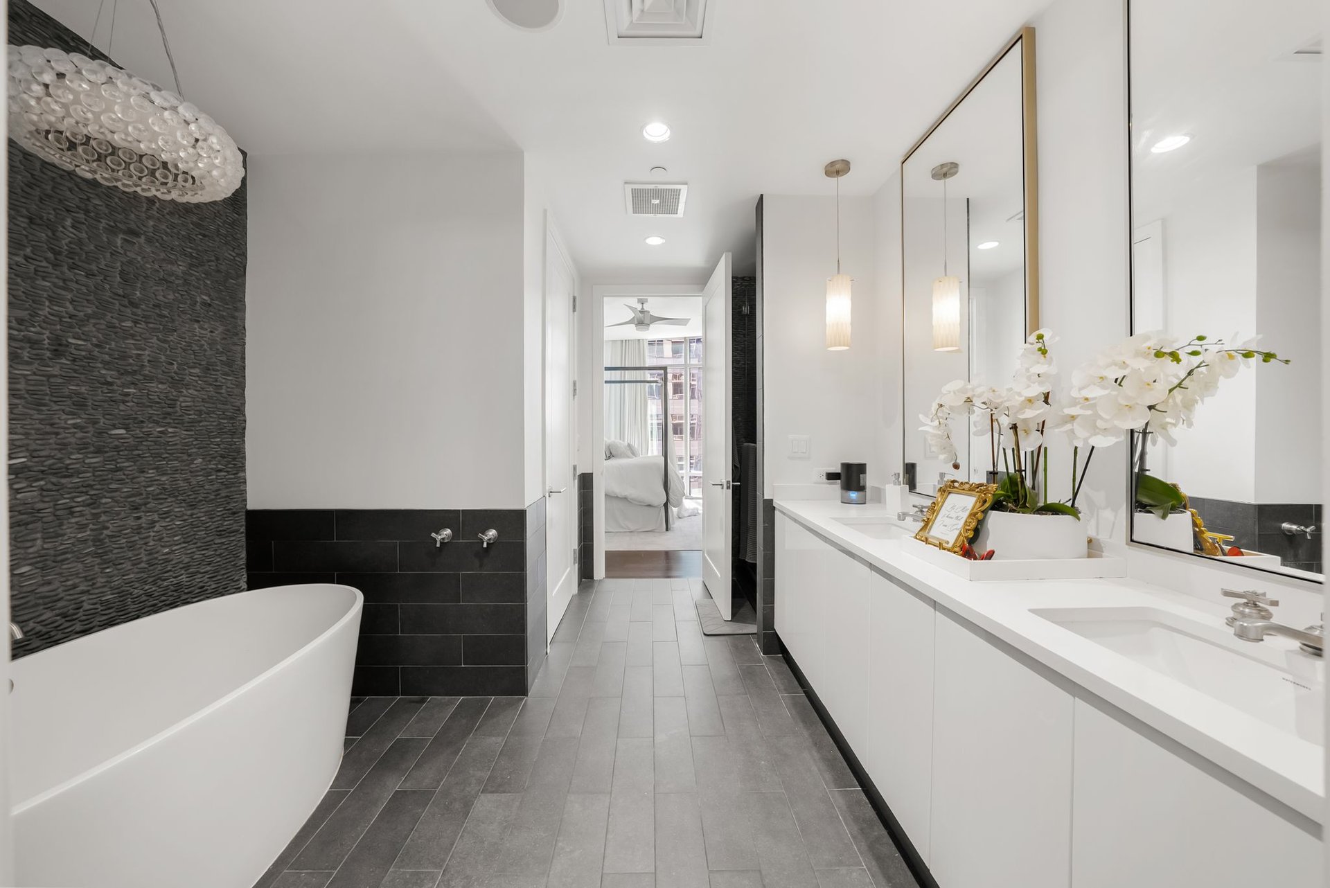 200 Congress Avenue #14C