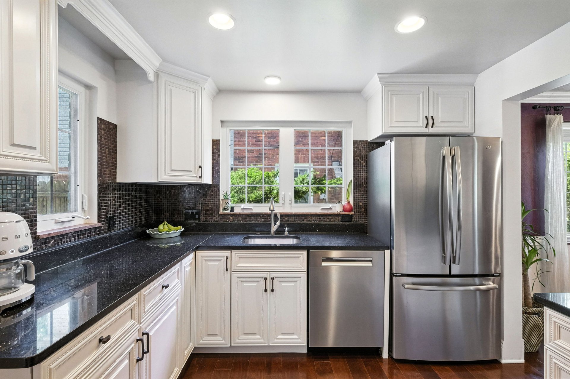 590 Kenilworth Dr