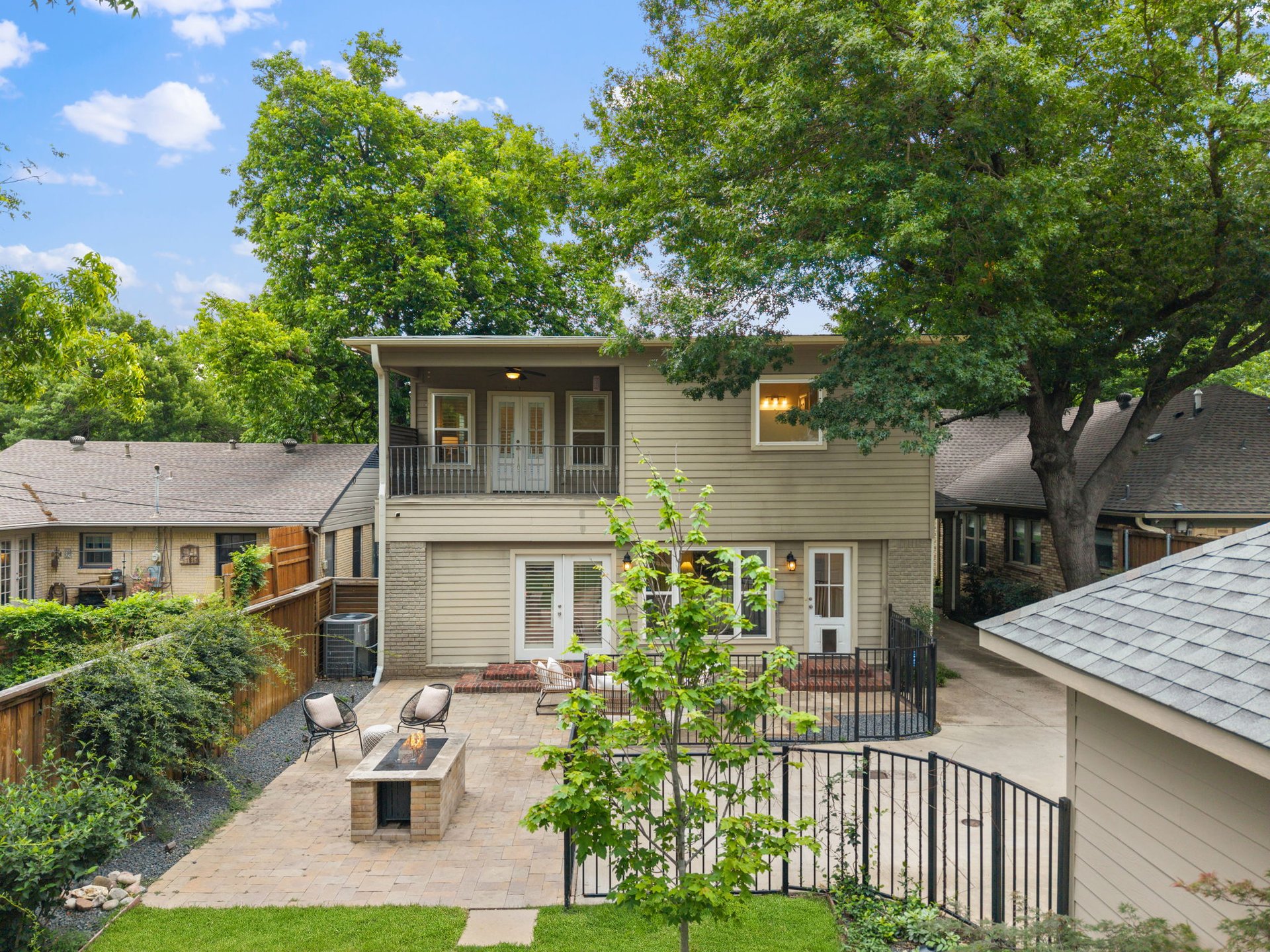 1119 N Winnetka Avenue