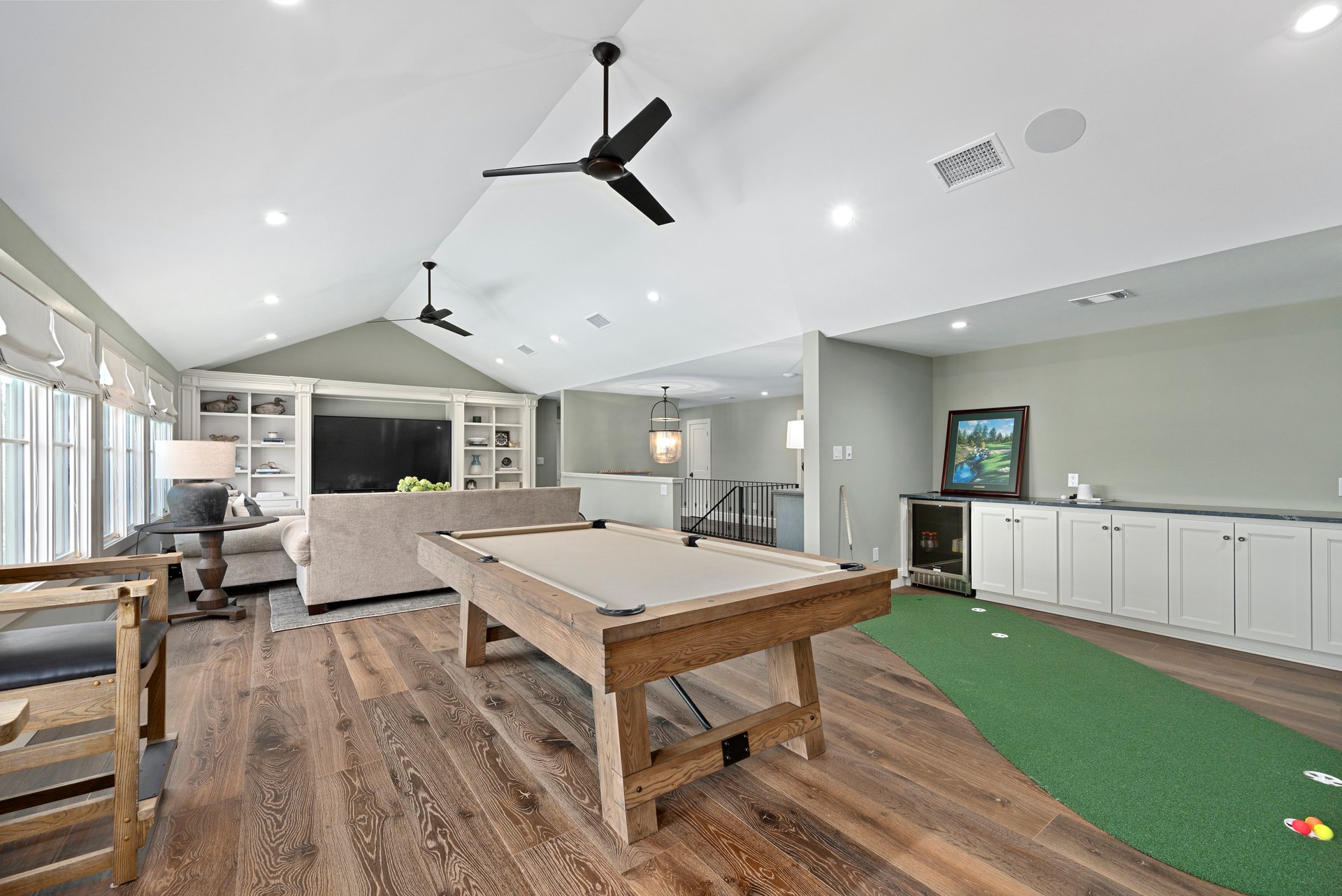 900 Rivercliff Drive