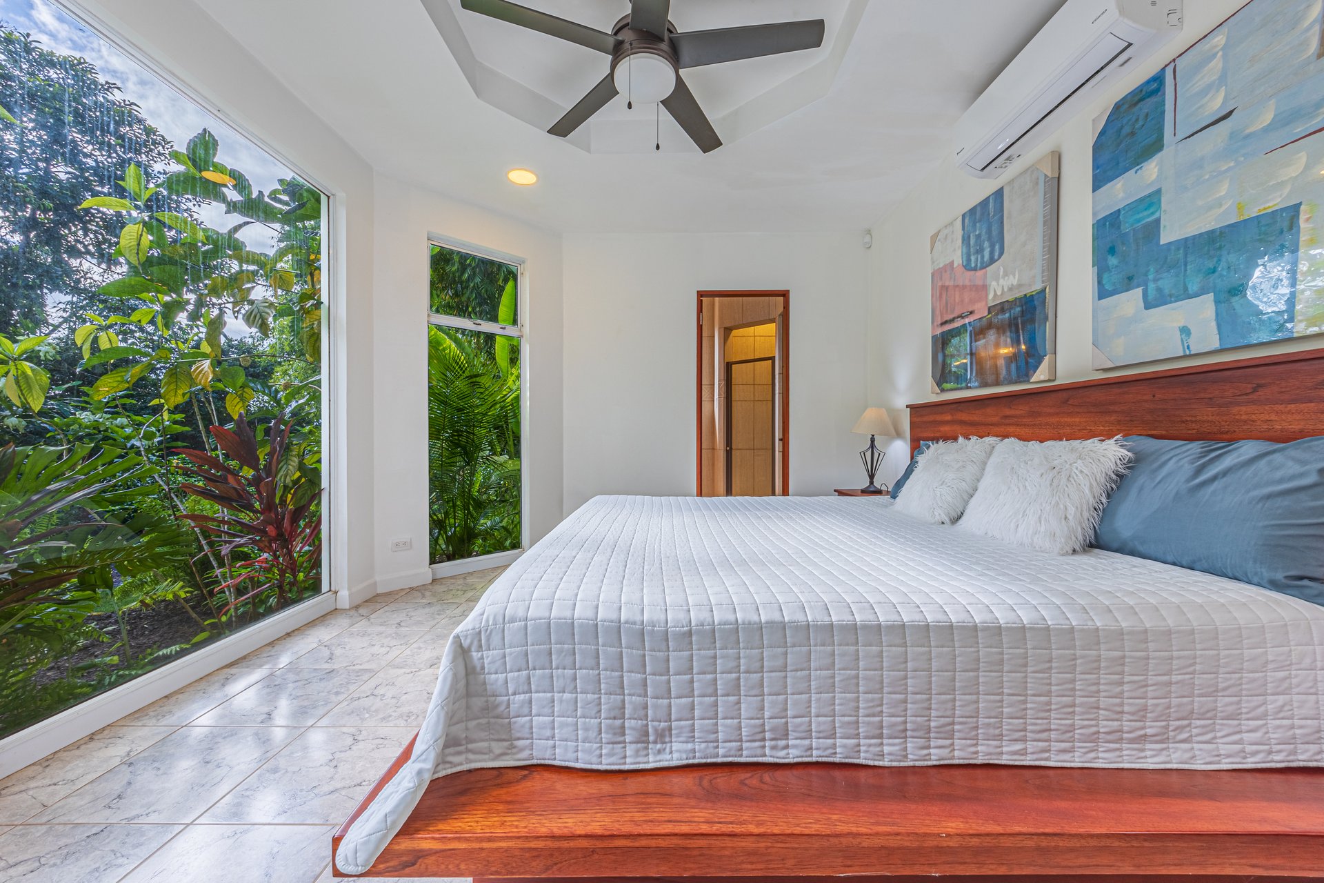 16 ACRES – 6 Bedroom Grand Estate With Guest House, 15 Minutes to Dominical, SPECTACULAR OCEAN VIEWS!!!