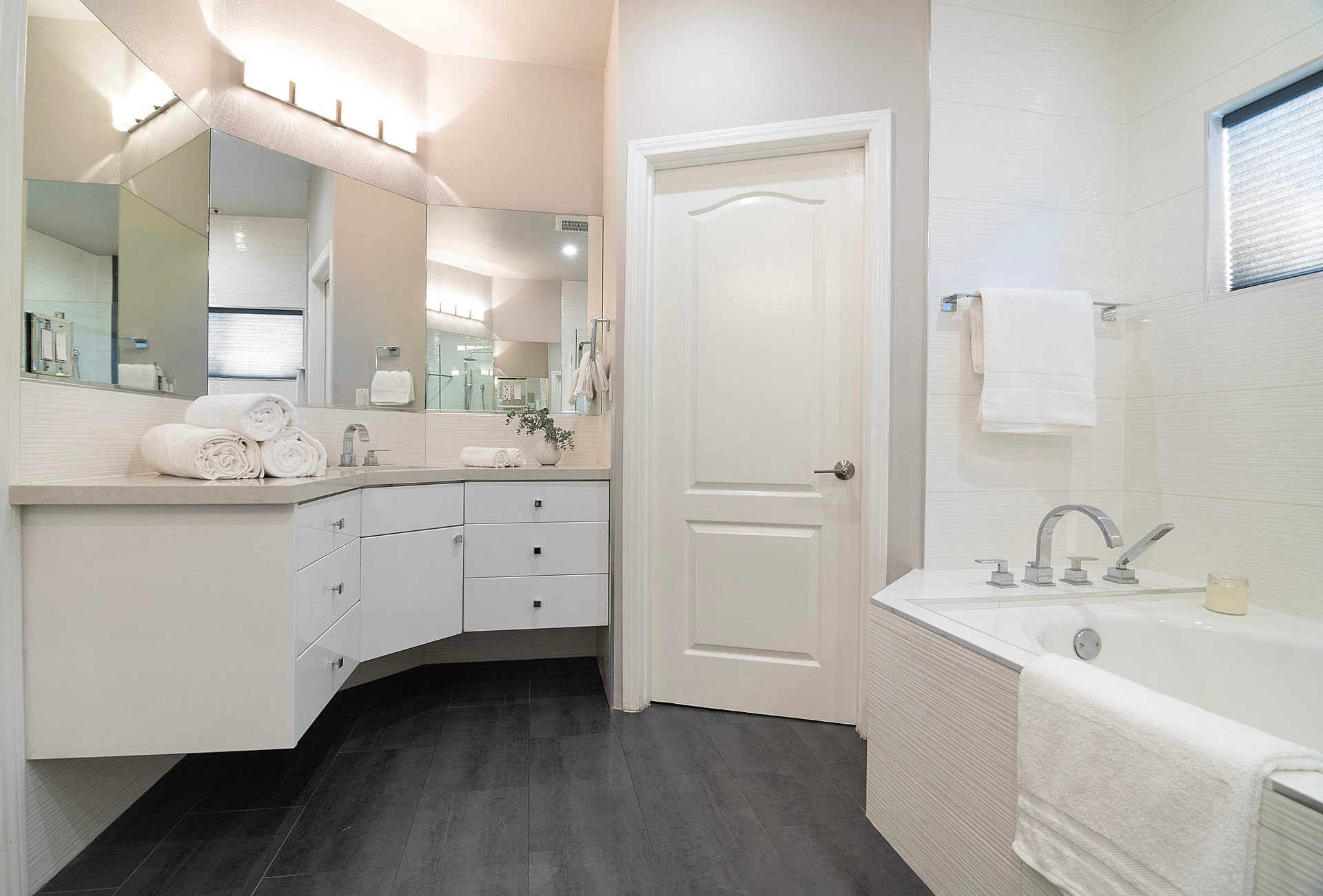 916 S. Shenandoah St. # 1