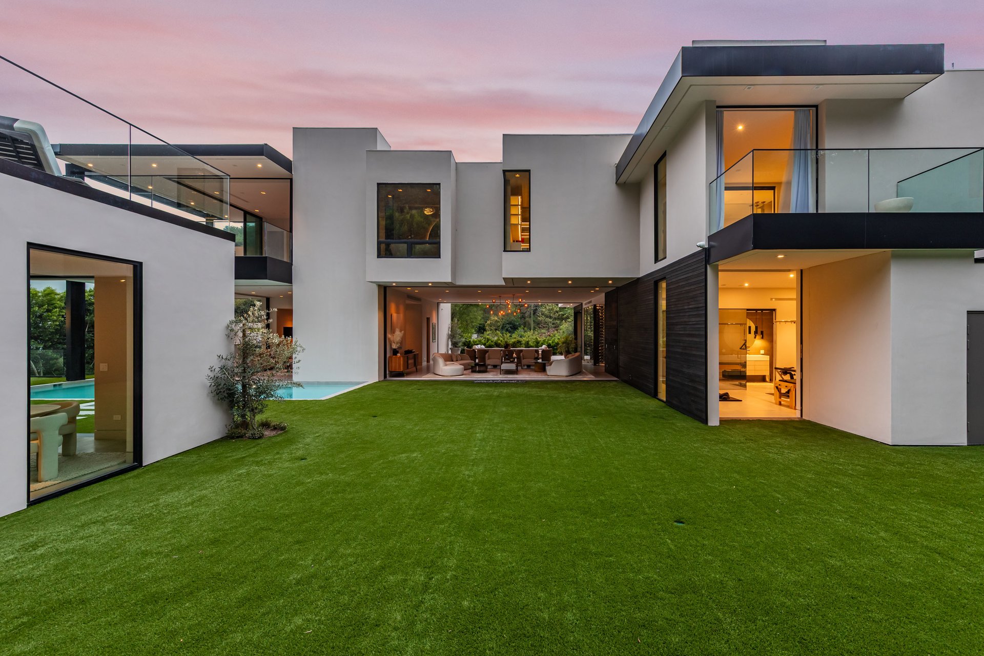 982 Stone Canyon Road