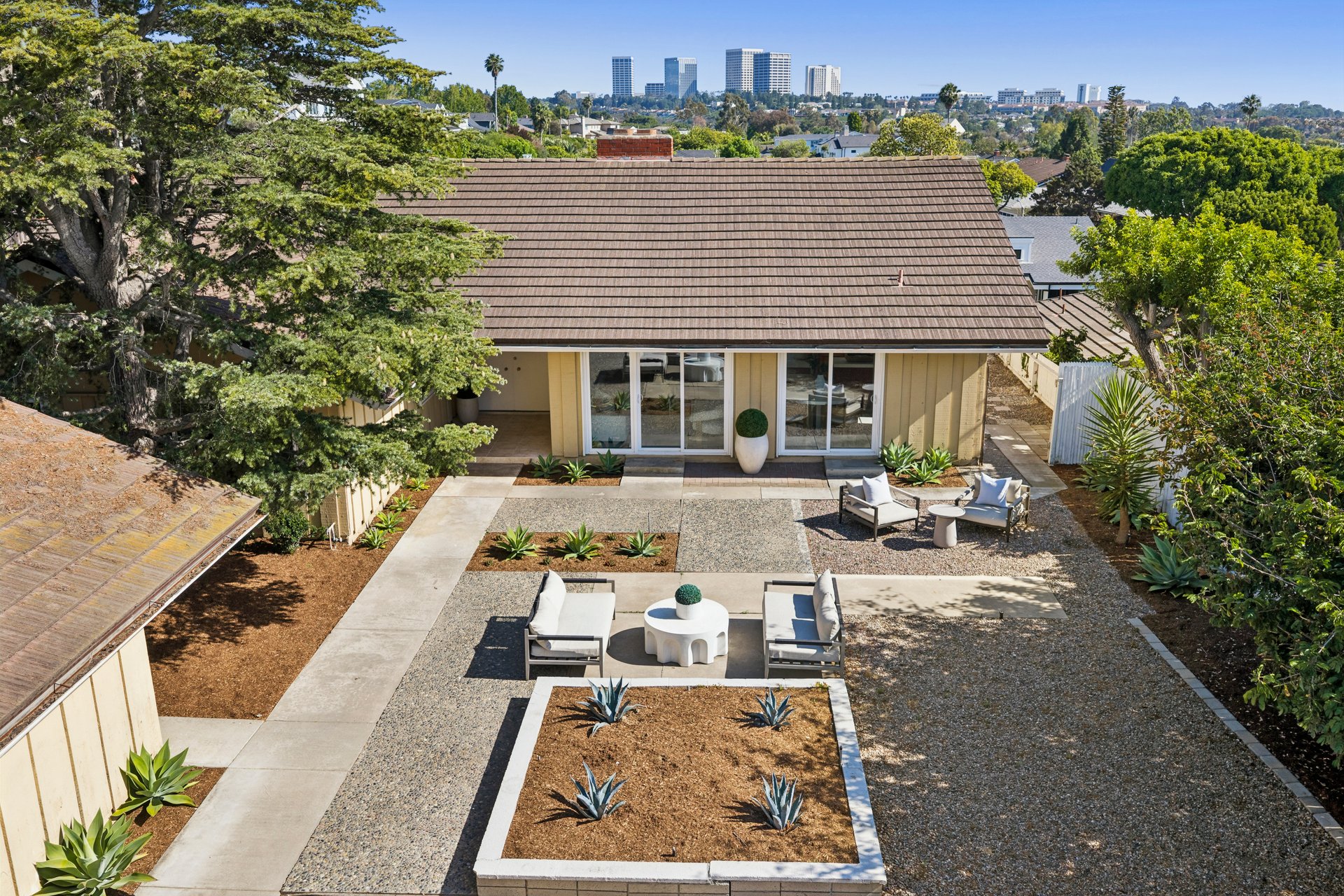 727 Bellis Street