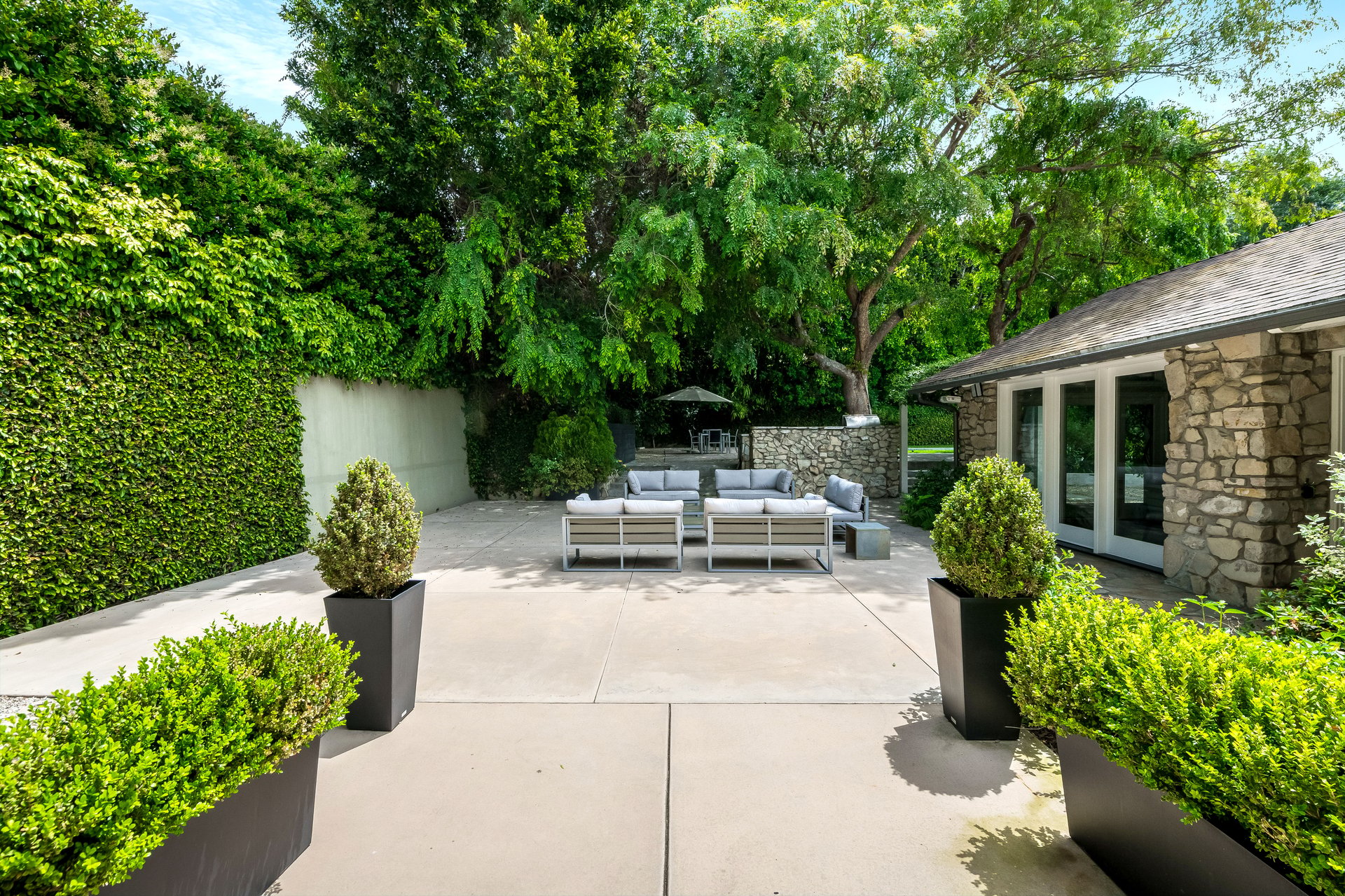 422 Parkwood Dr