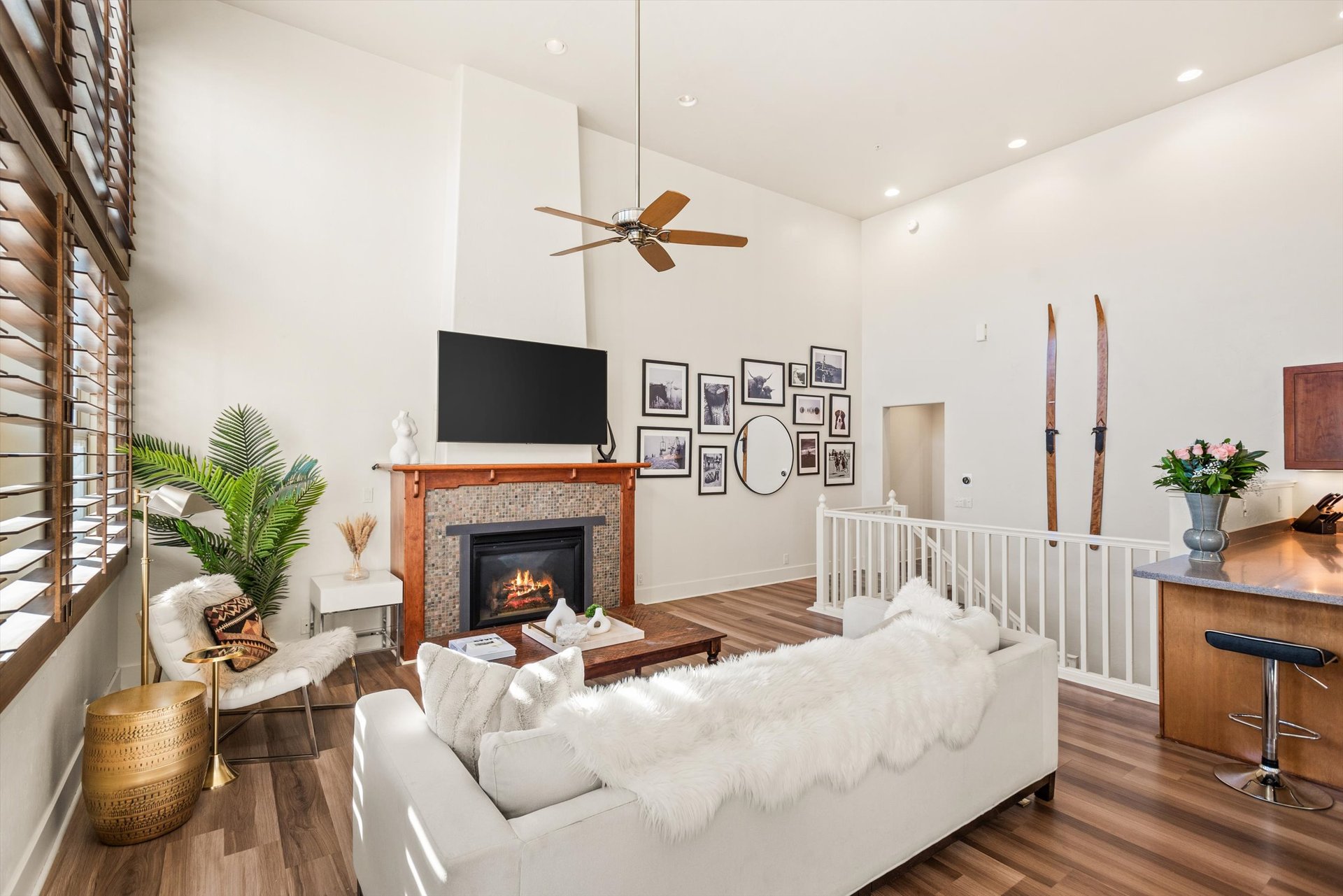 Bright and Stylish Townhome in the Heart of Willits