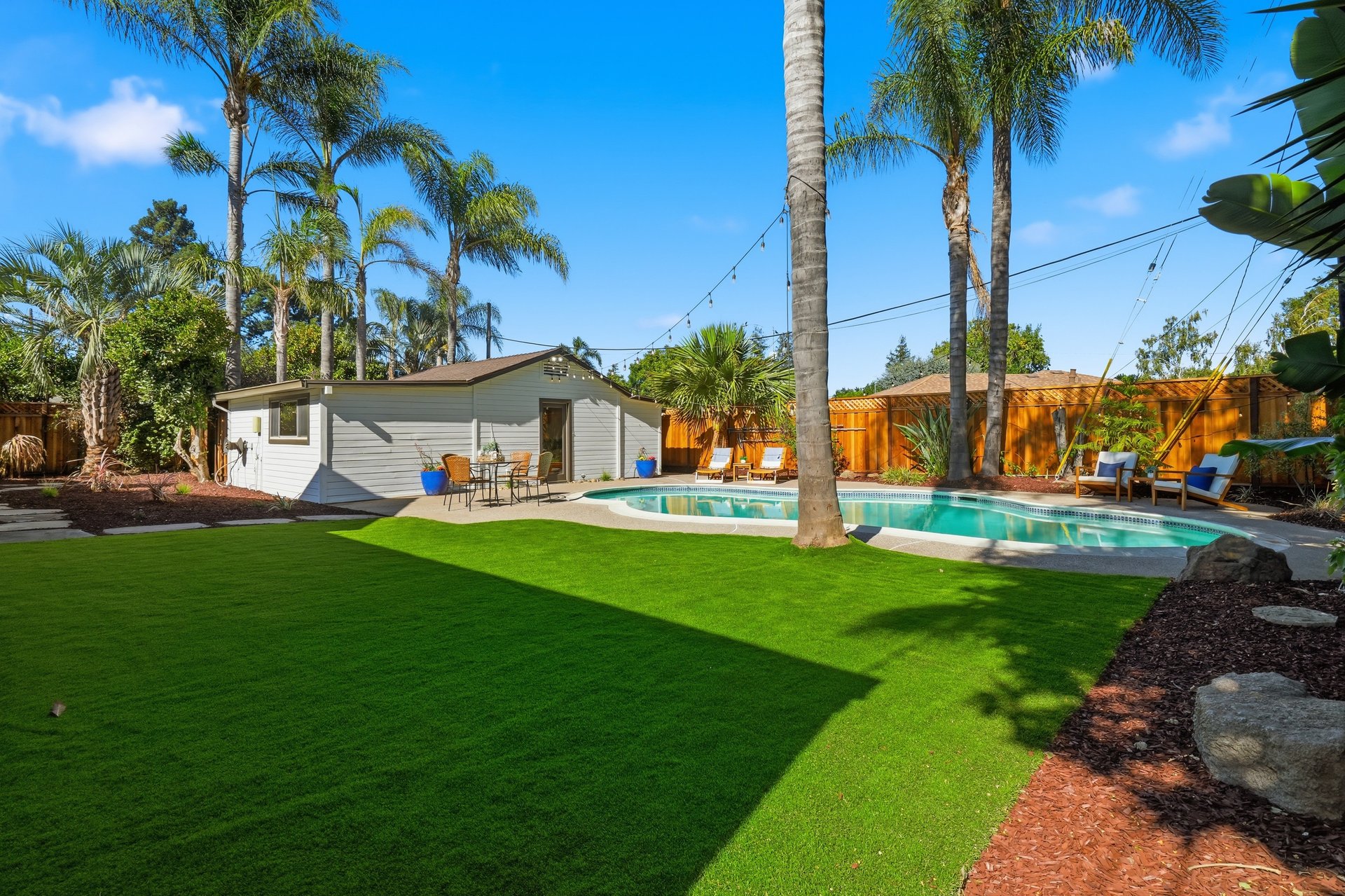 900 Eden AVE