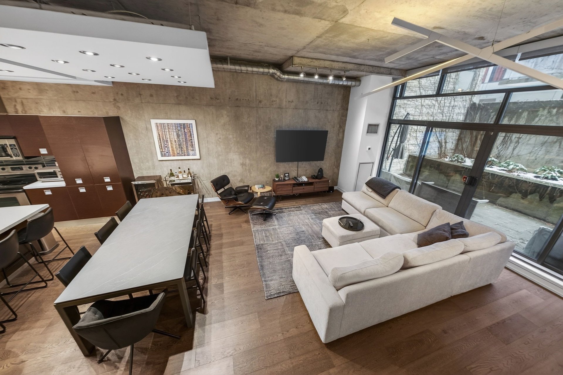  SOLD: In The Heart Of Vibrant King West