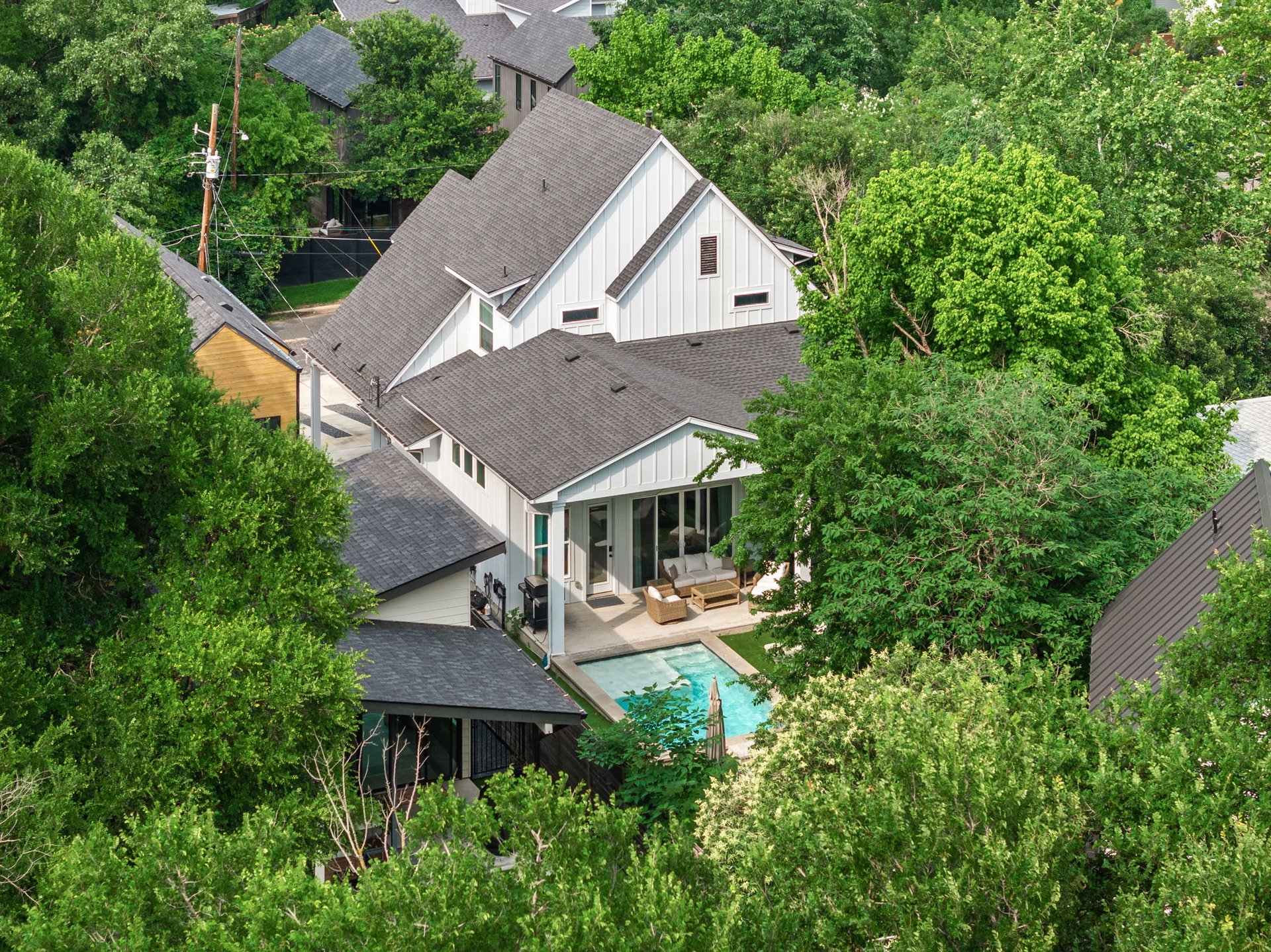 1003 Cardinal LN