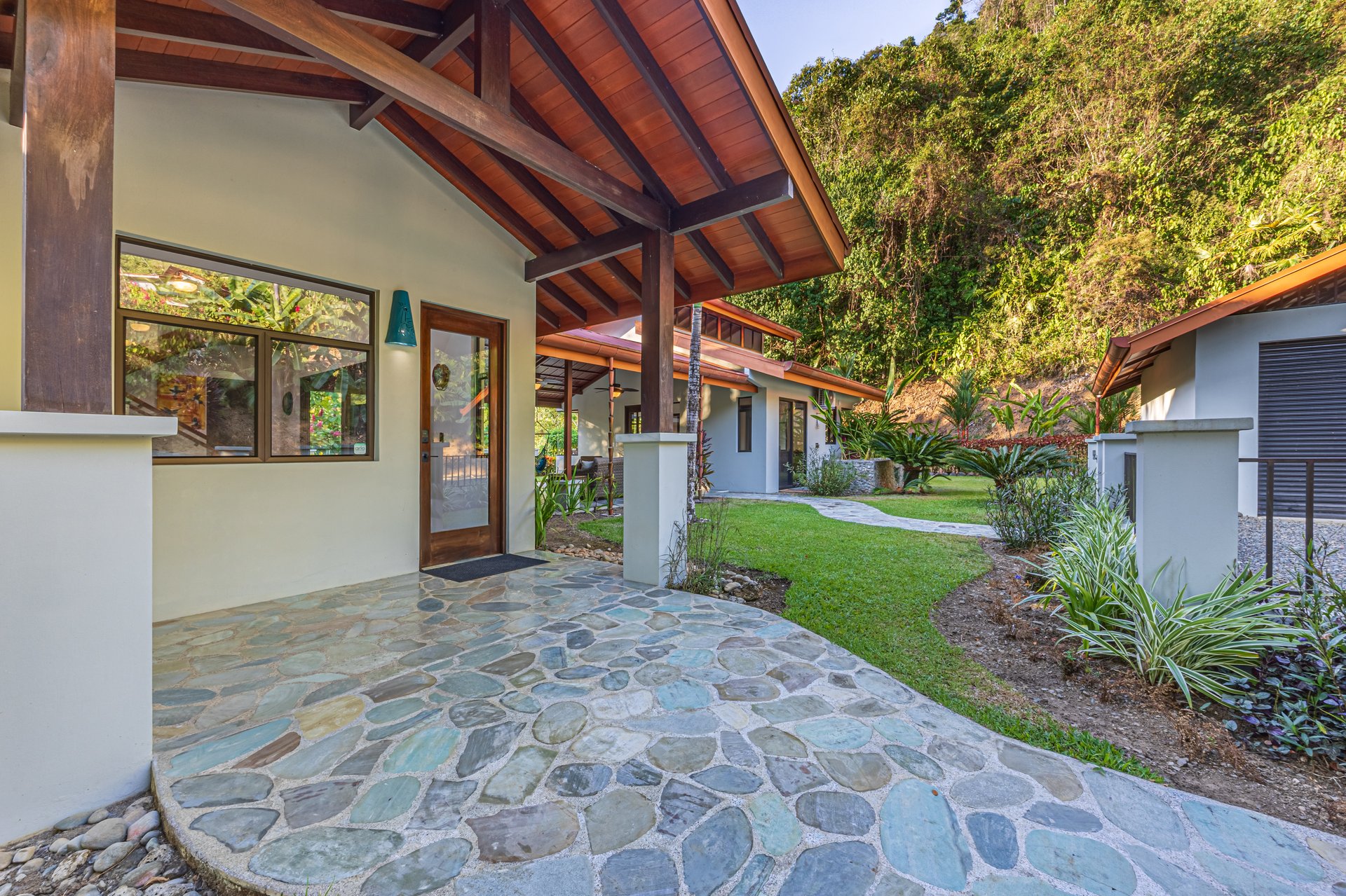 Stunning Waterfall Home + Guest Casita - Cascada Azul