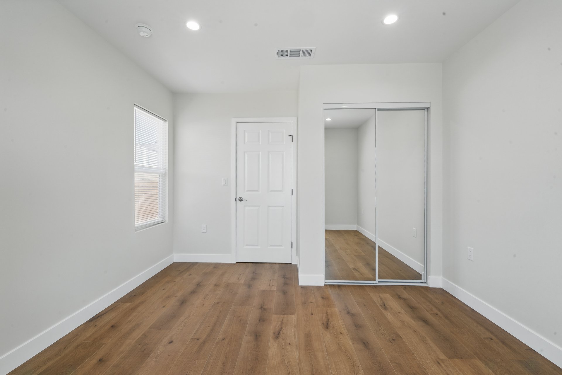 4 Units in North Hollywood