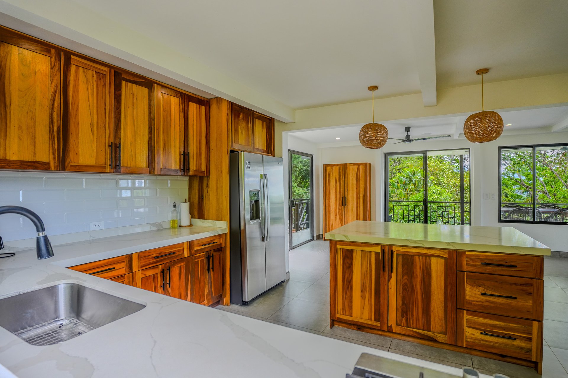 Casa La Roca, Whale's Tail 3 Bedroom Home In Uvita!