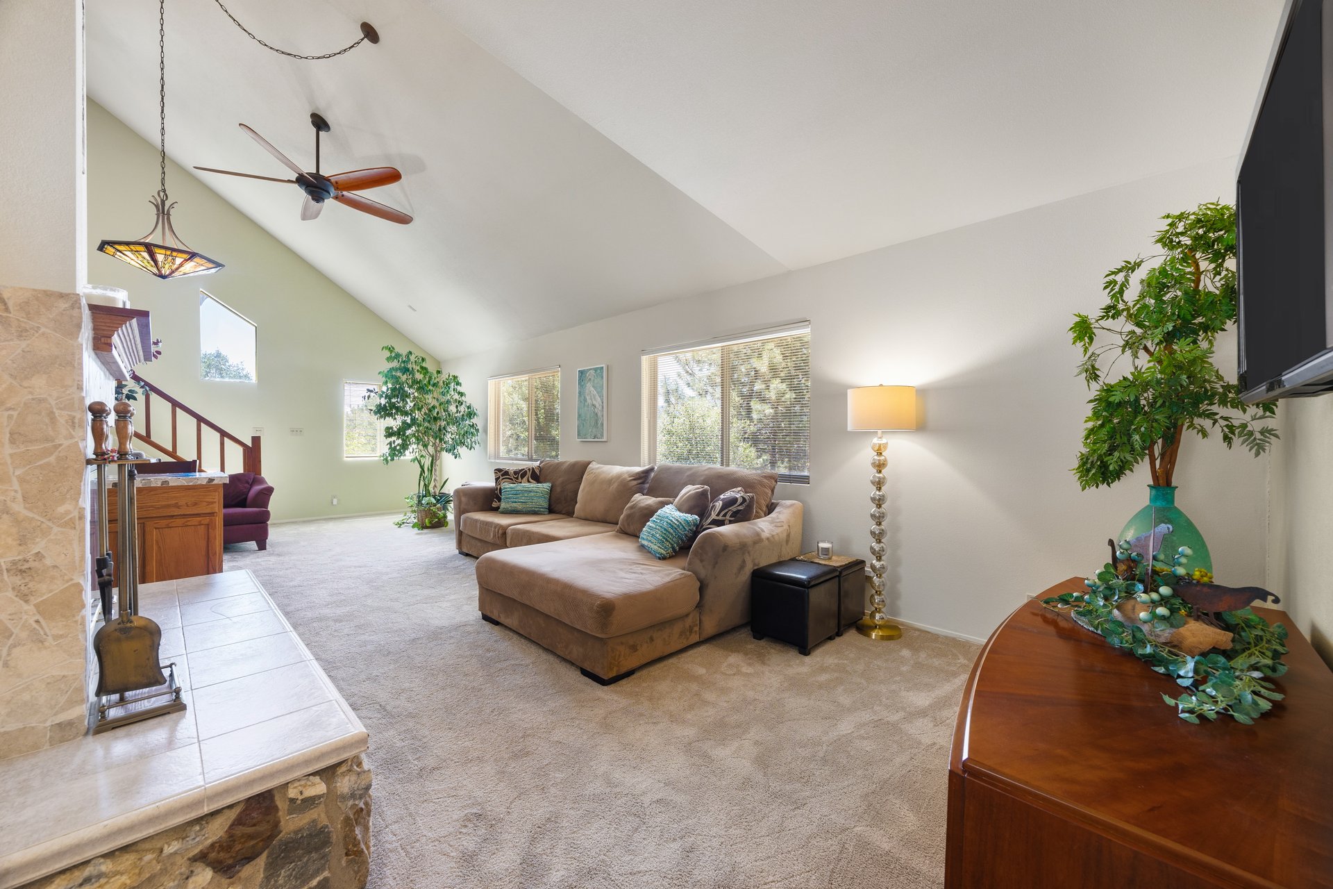 Panoramic Mountain Views in West Golden Hills — 21725 Mountain Drive, Tehachapi