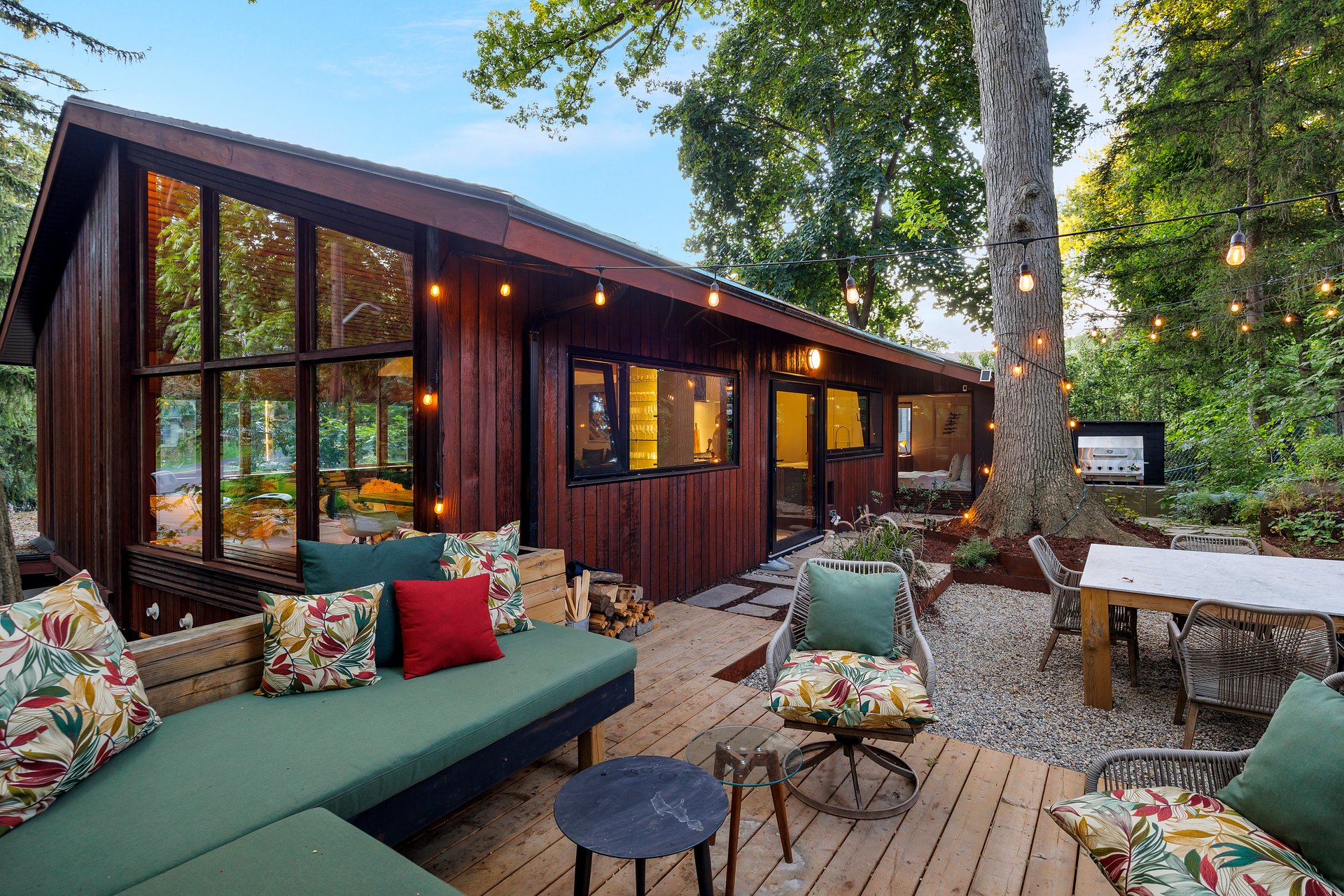 Kingsway Mid-Century Modern