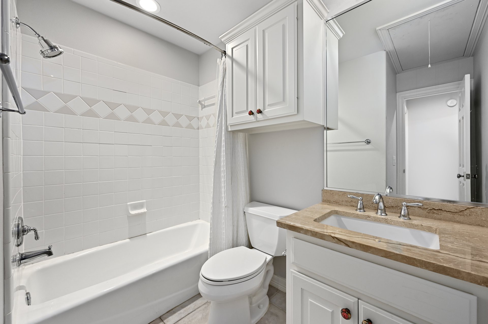 2704 Regents Park