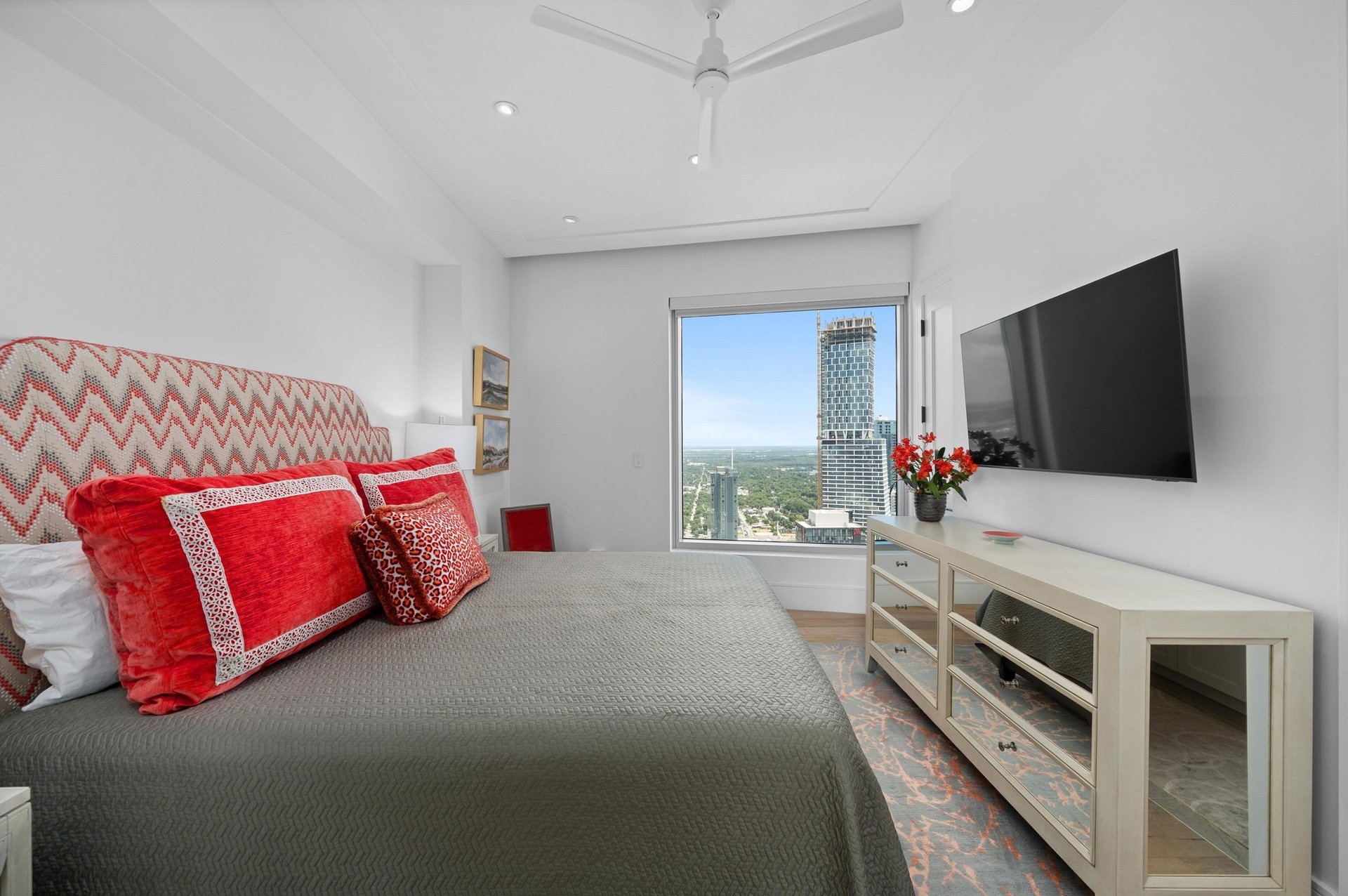200 Congress Ave #48Y