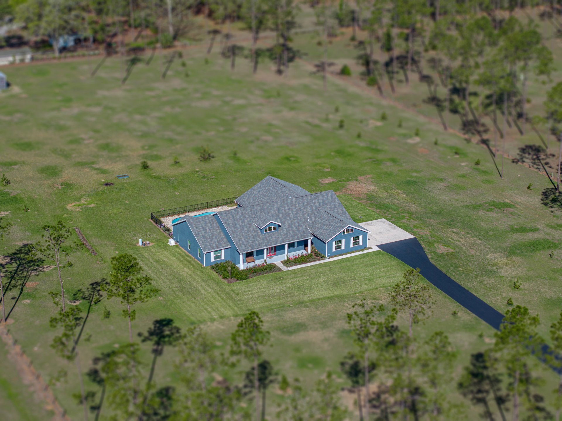17703 COUNTRY SQUIRE LN