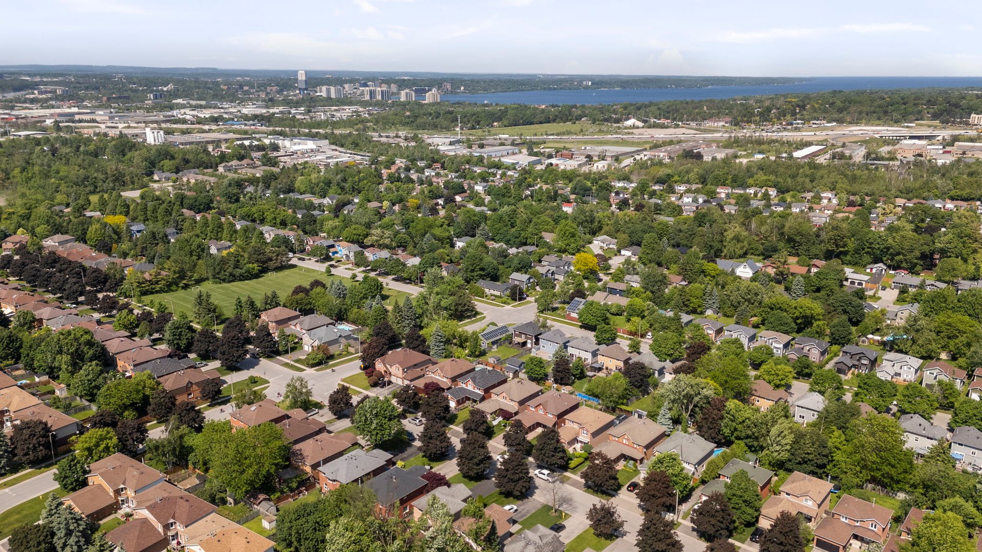 90 Bishop Drive, Barrie