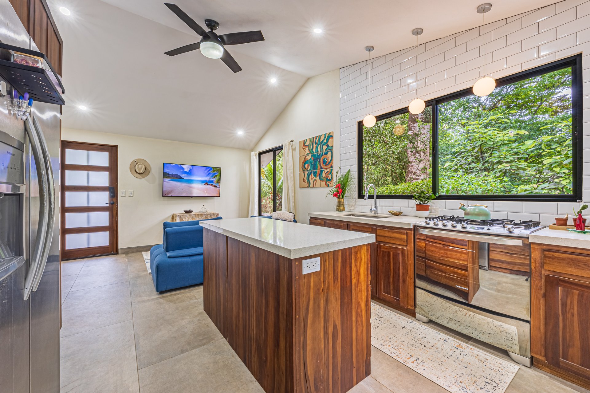 Luxury Rainforest Home + Guest House on 11 acres