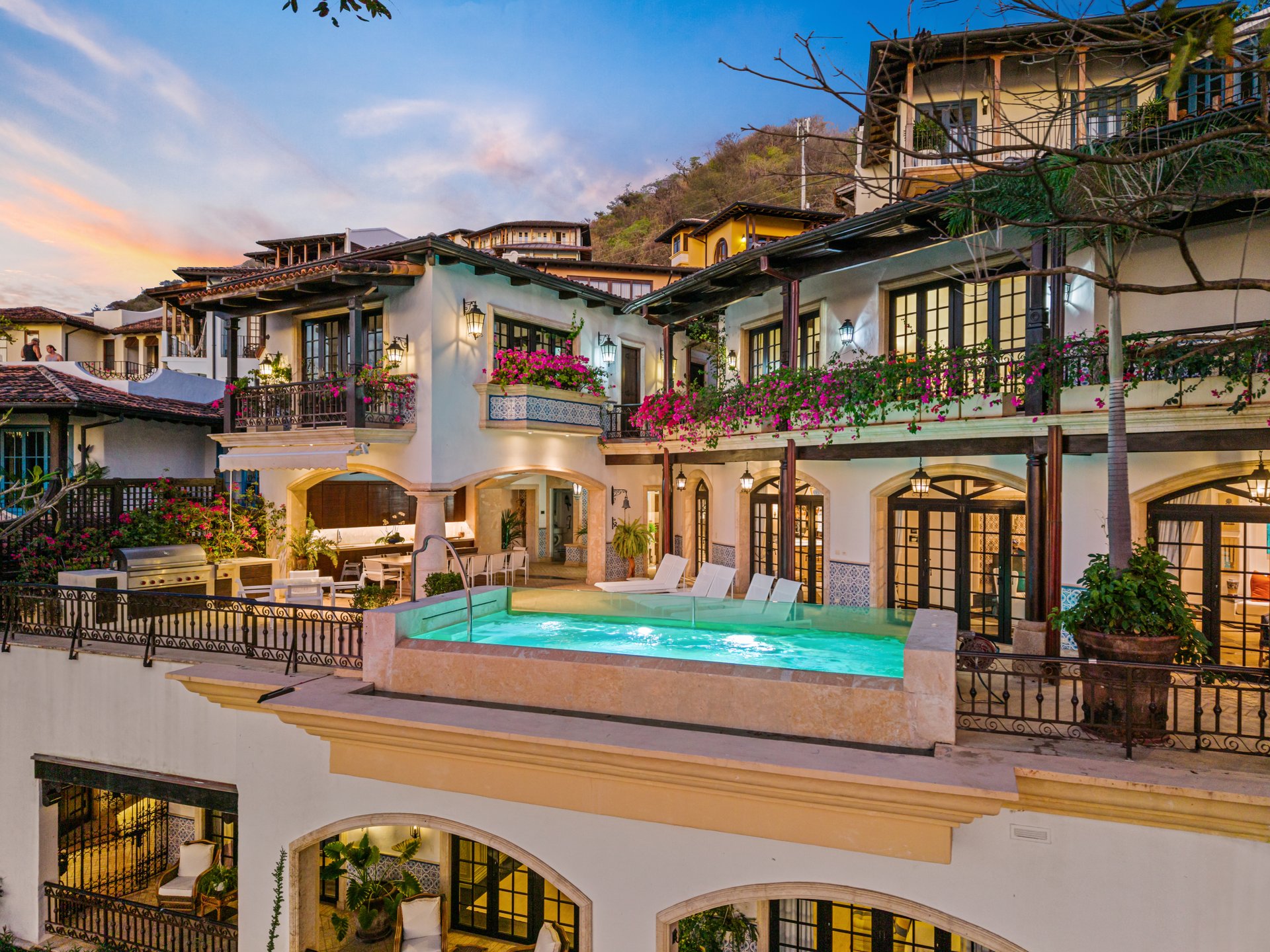 27 Cartagena | Unique Luxury Beachfront Home