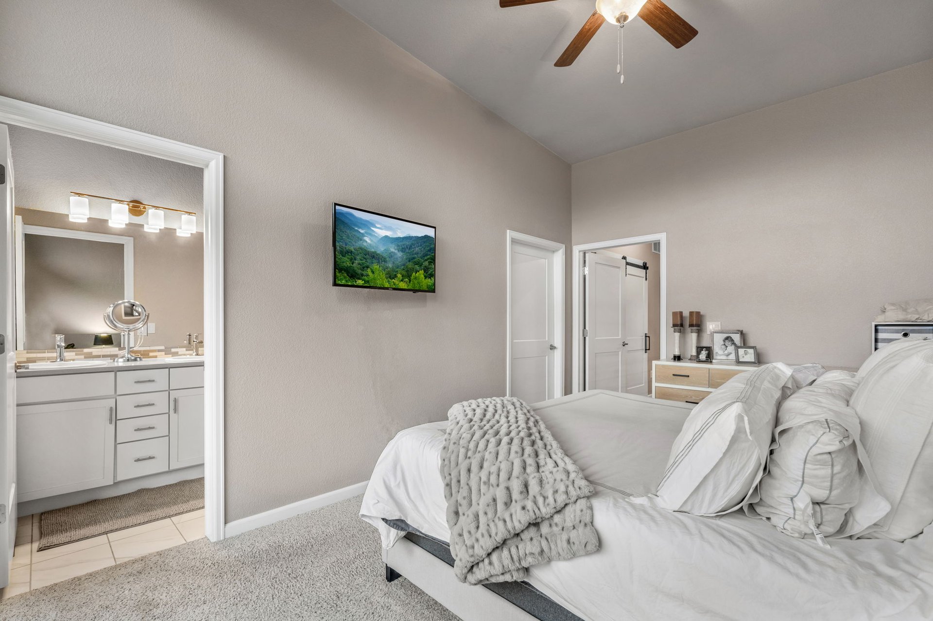 50 Cheyenne Boulevard