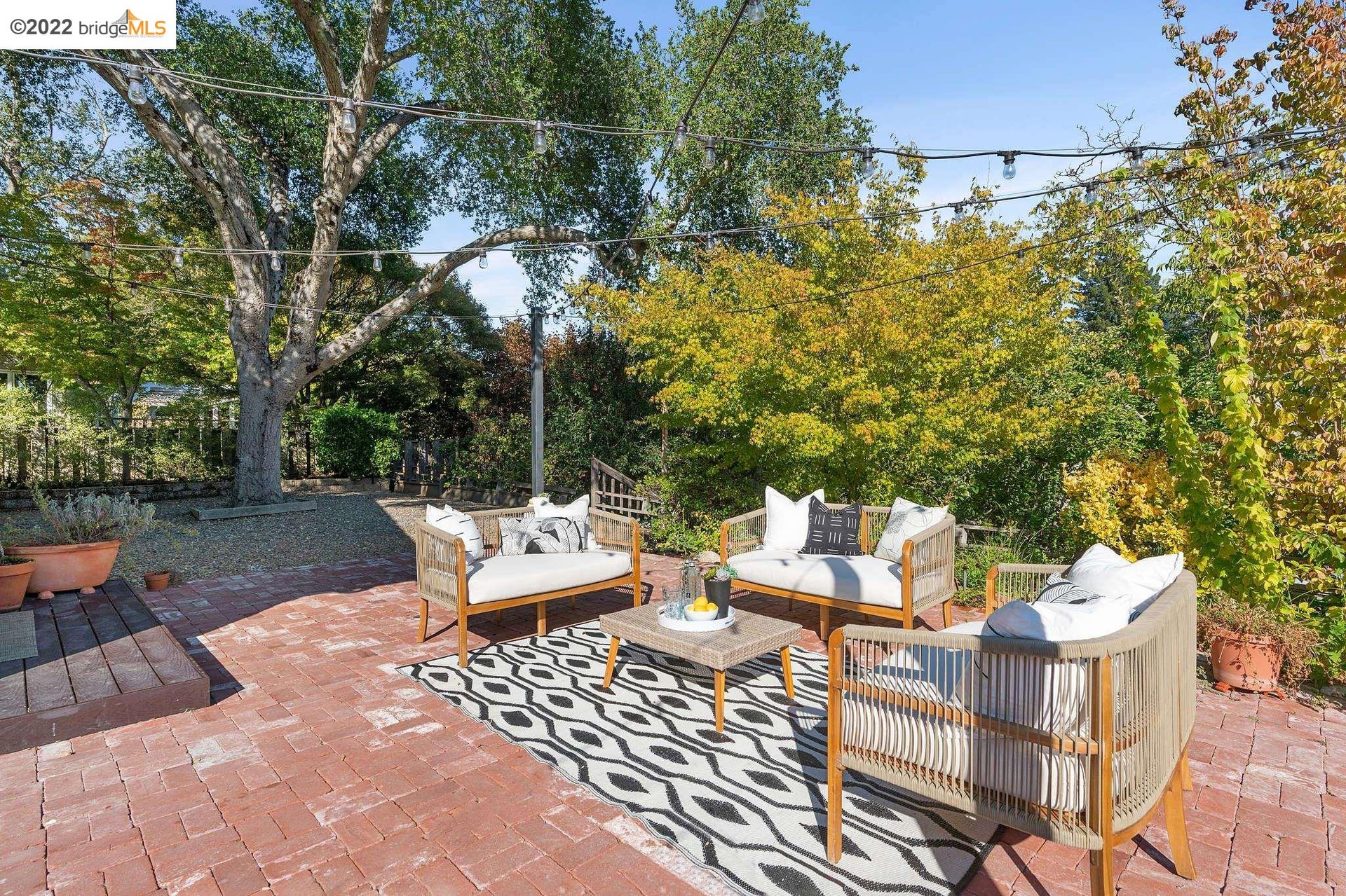 10 Woodside Dr