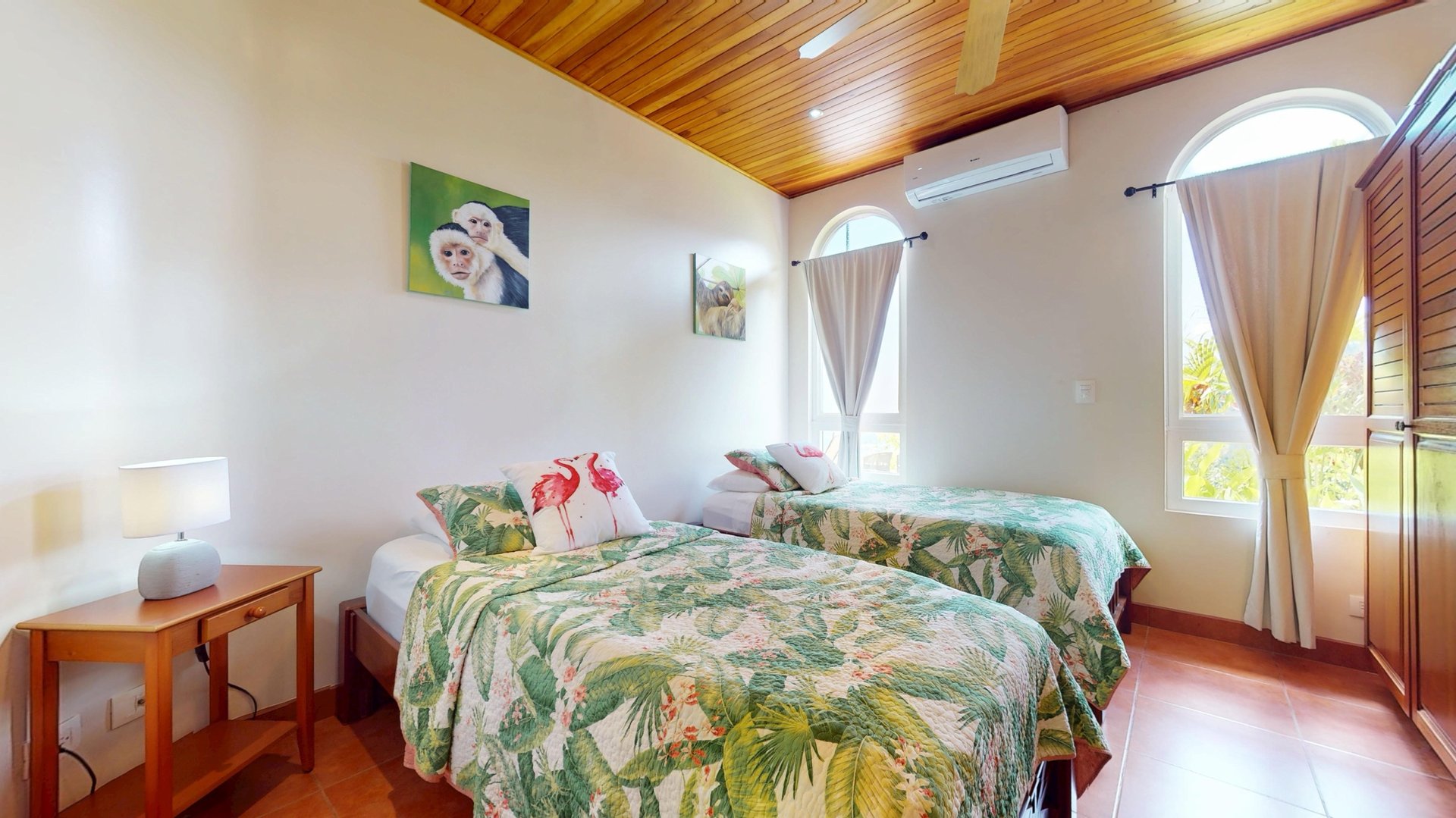 Ojochateau - Rare Ocean & Mountain View 4BR Home in Costa Rica