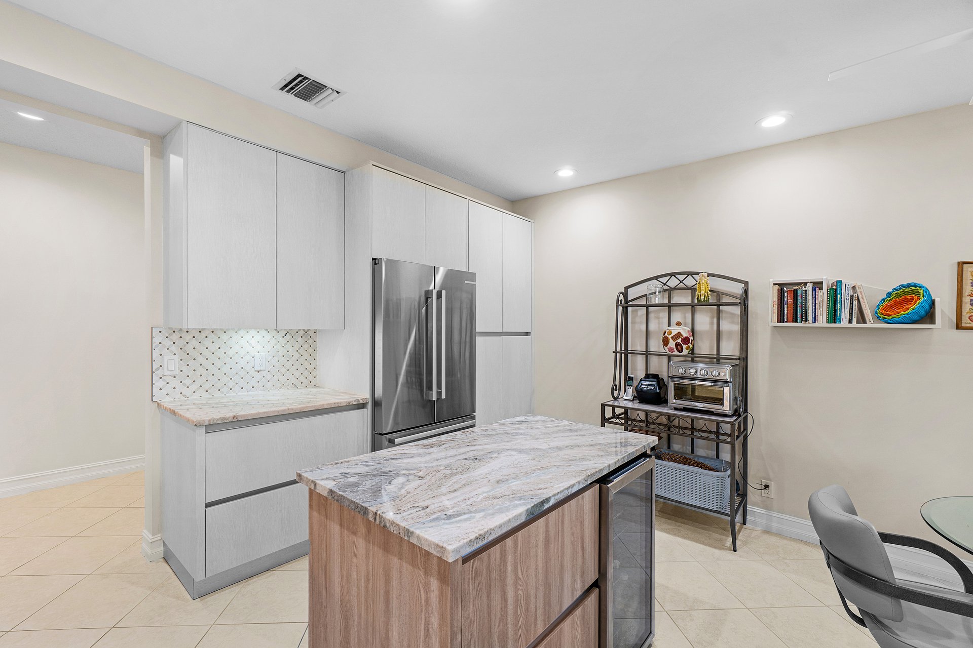 6200 Island Bend A