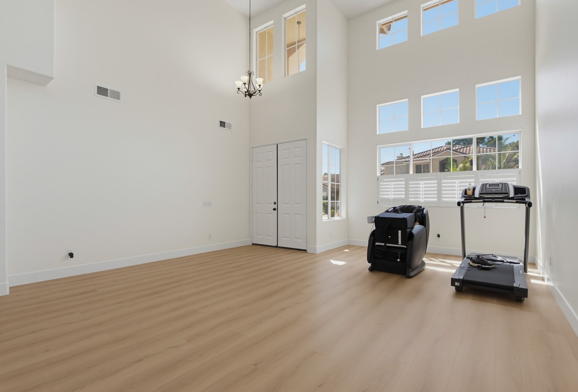 3350 Avocado Vista Ln