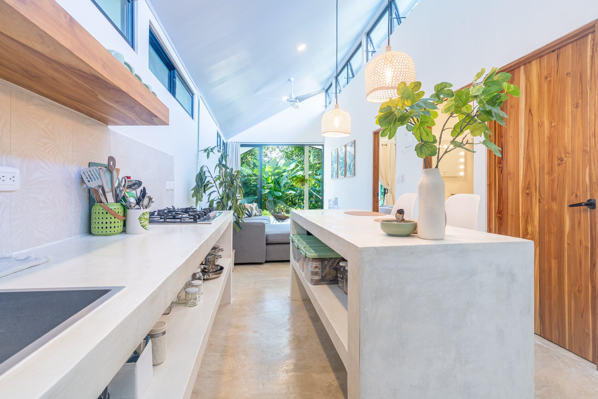 Turnkey Property with 3 Income-Generating Homes in an Exceptional Uvita Location