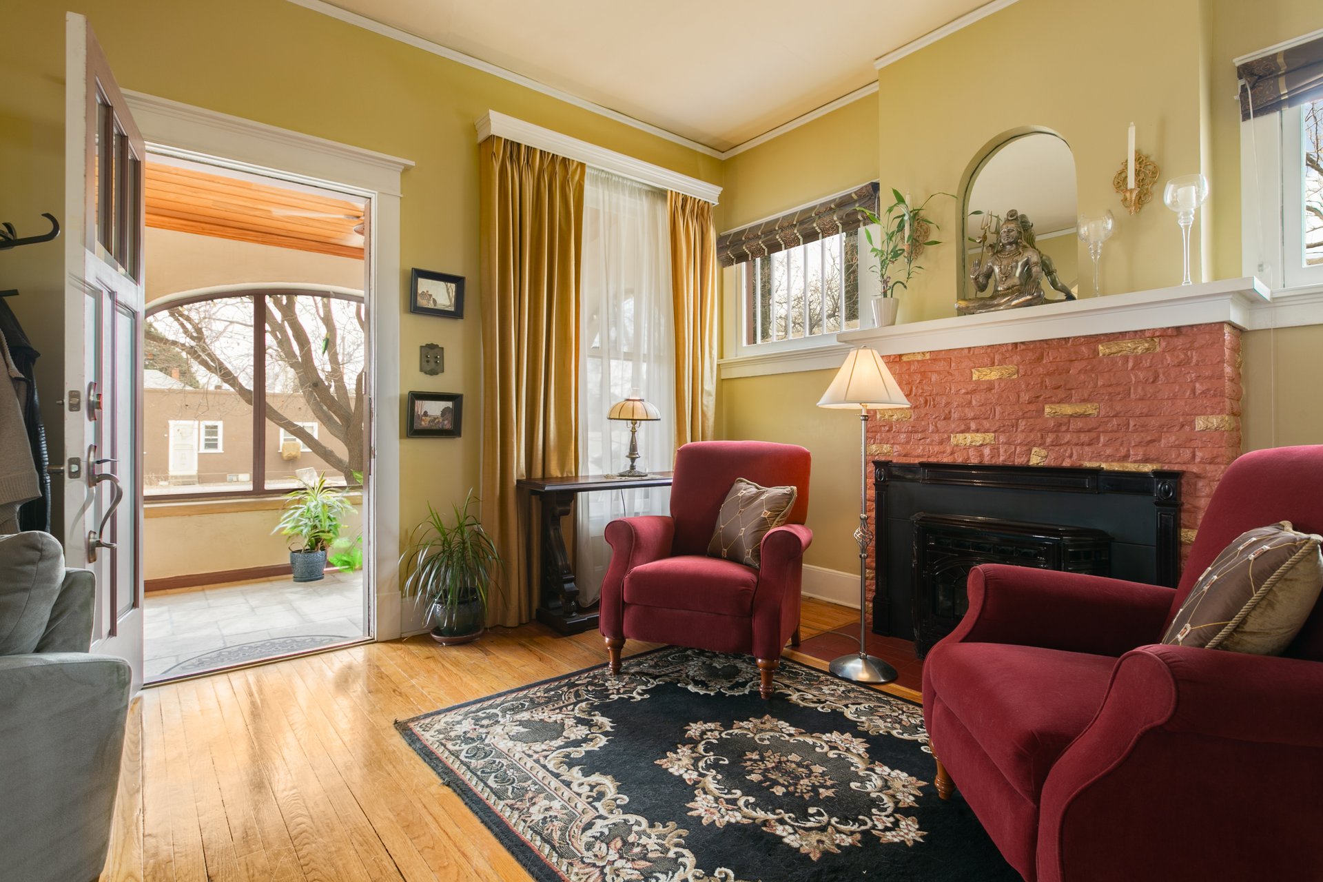 1101 Marquette Ave NW