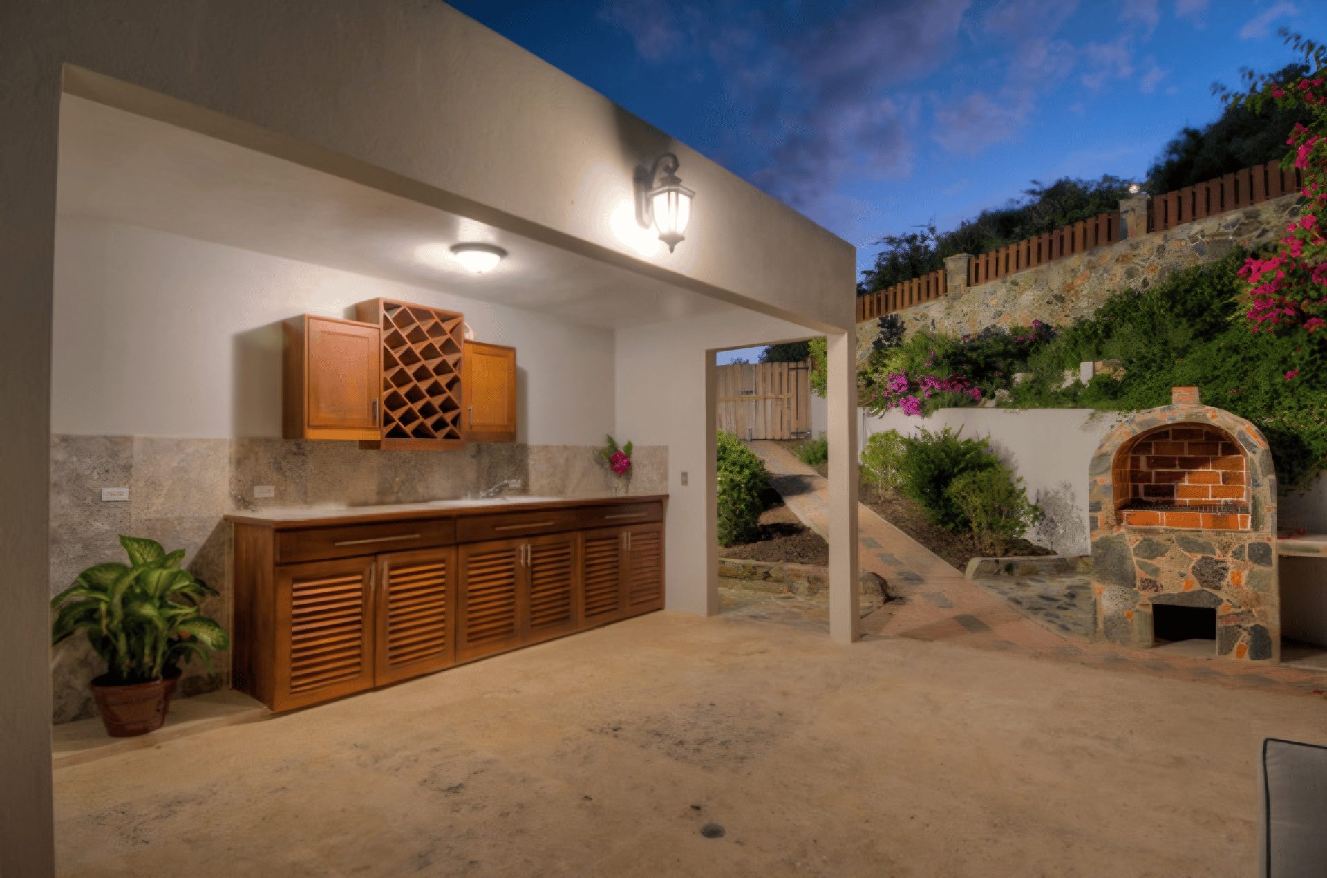 1026 Villa Alicia
