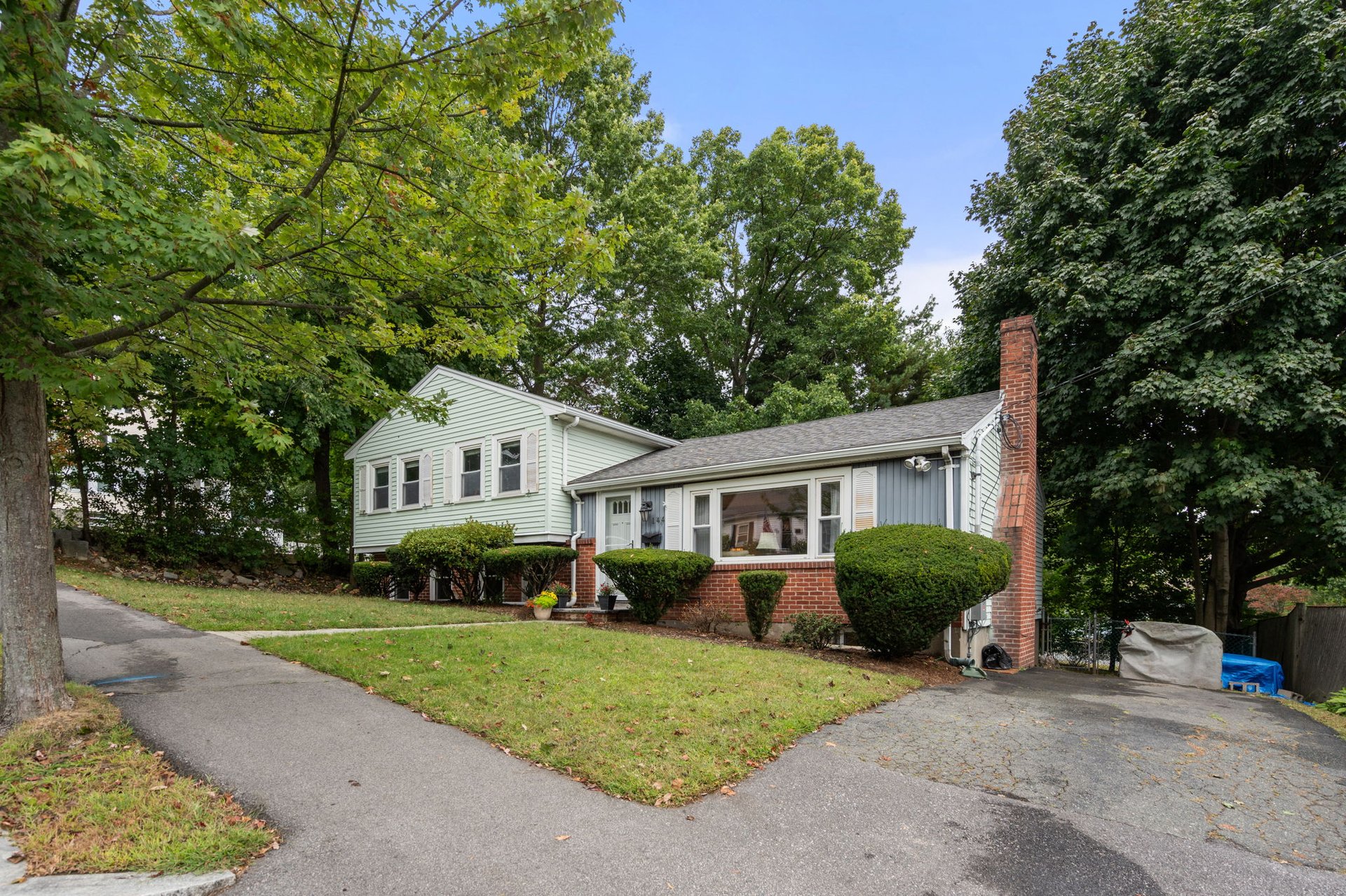 144 Plymouth Ave
