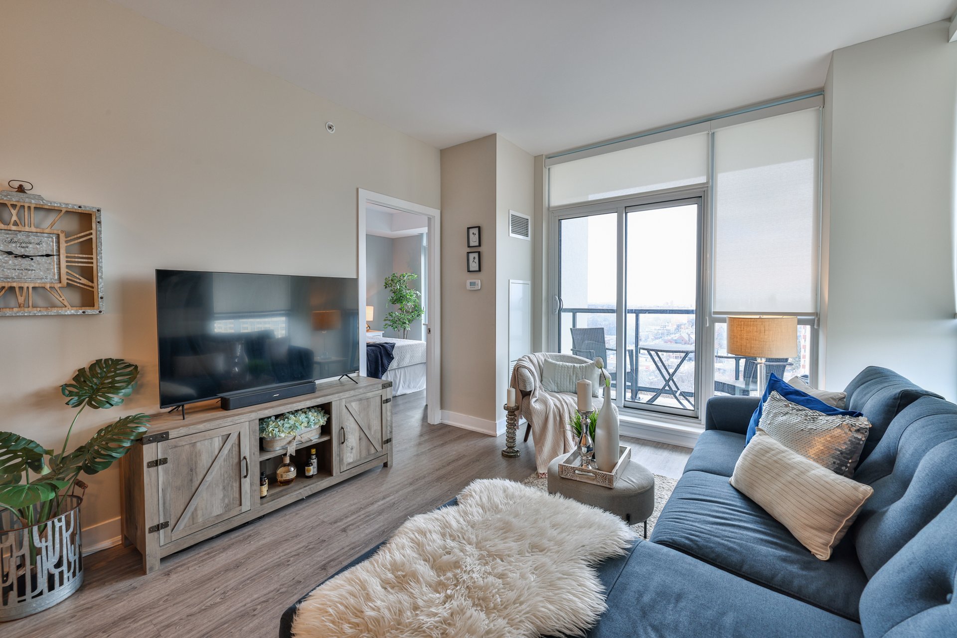  Corner Suite At The Barrington! 