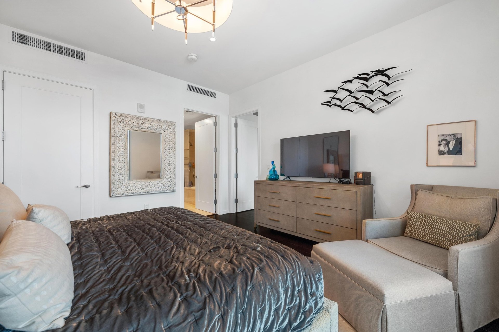 200 Congress Ave #13A