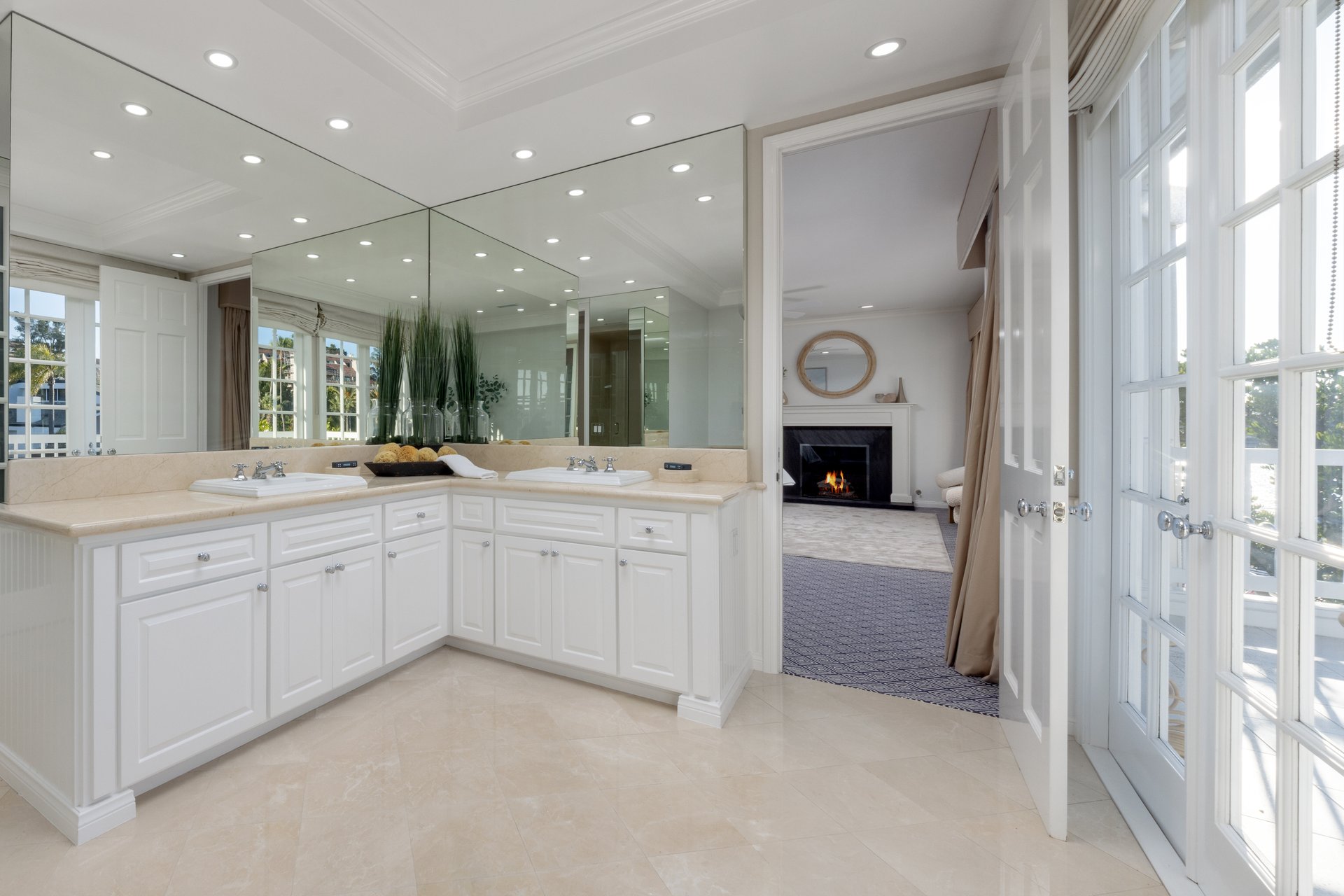 736 Harbor Island Drive 