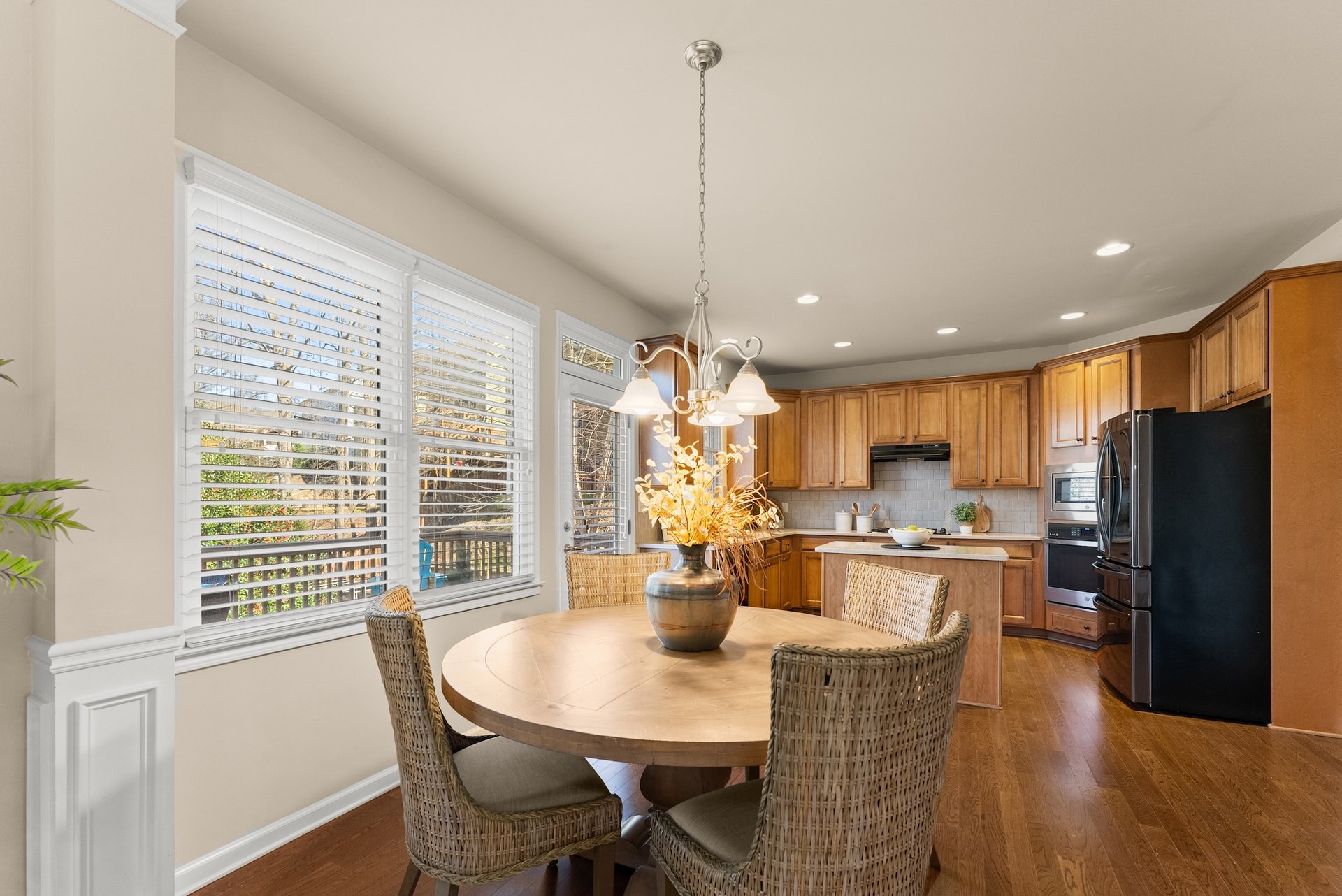 7534 Mossy Log Ct, Flowery Branch, GA 30542