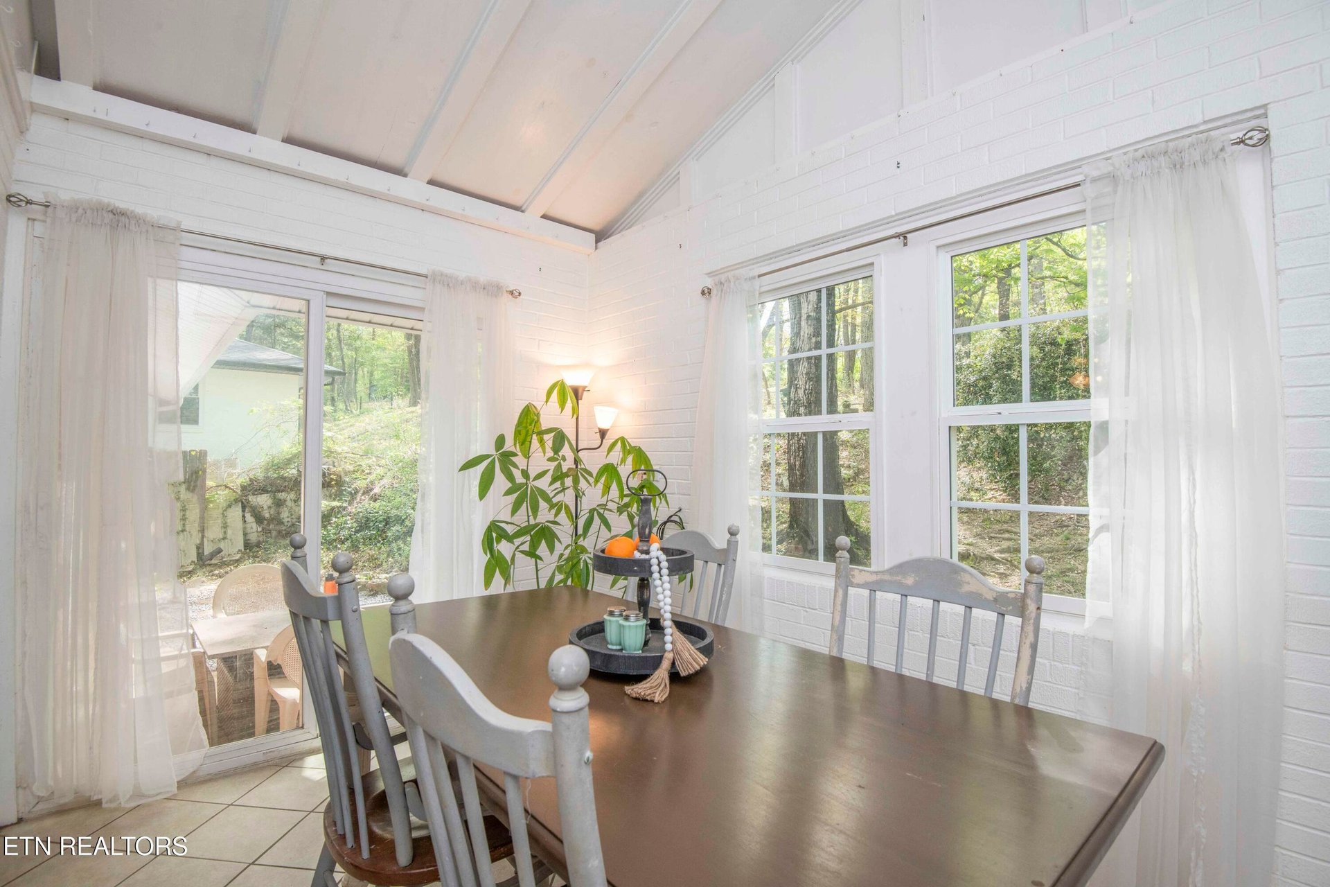 1212 Pilleaux Dr