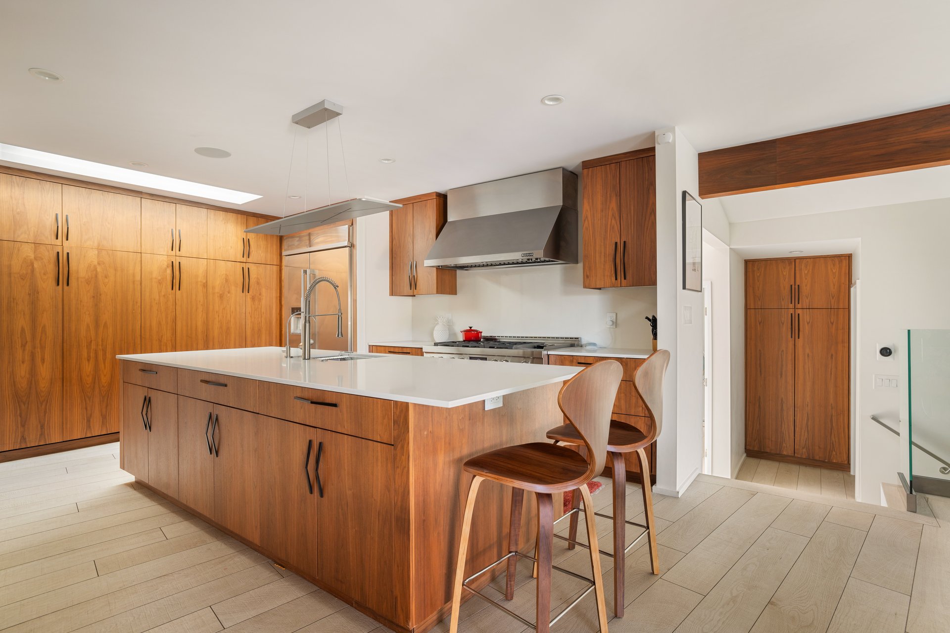 279 Mabery Rd, Santa Monica